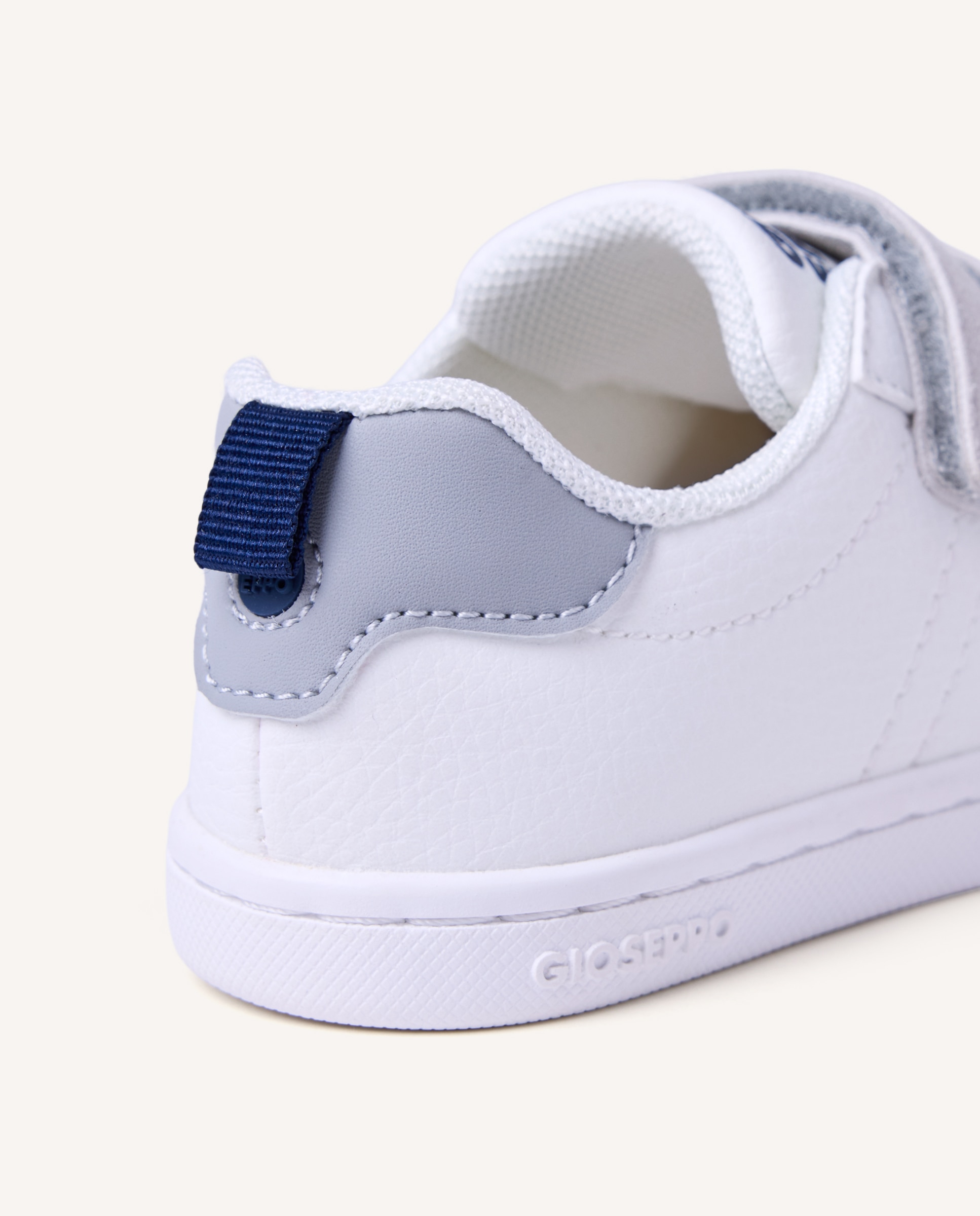 Zapatillas deportivas de bebé niña barefoot con acentos de color y calado en el lateral Blanco Gioseppo Blanco-4