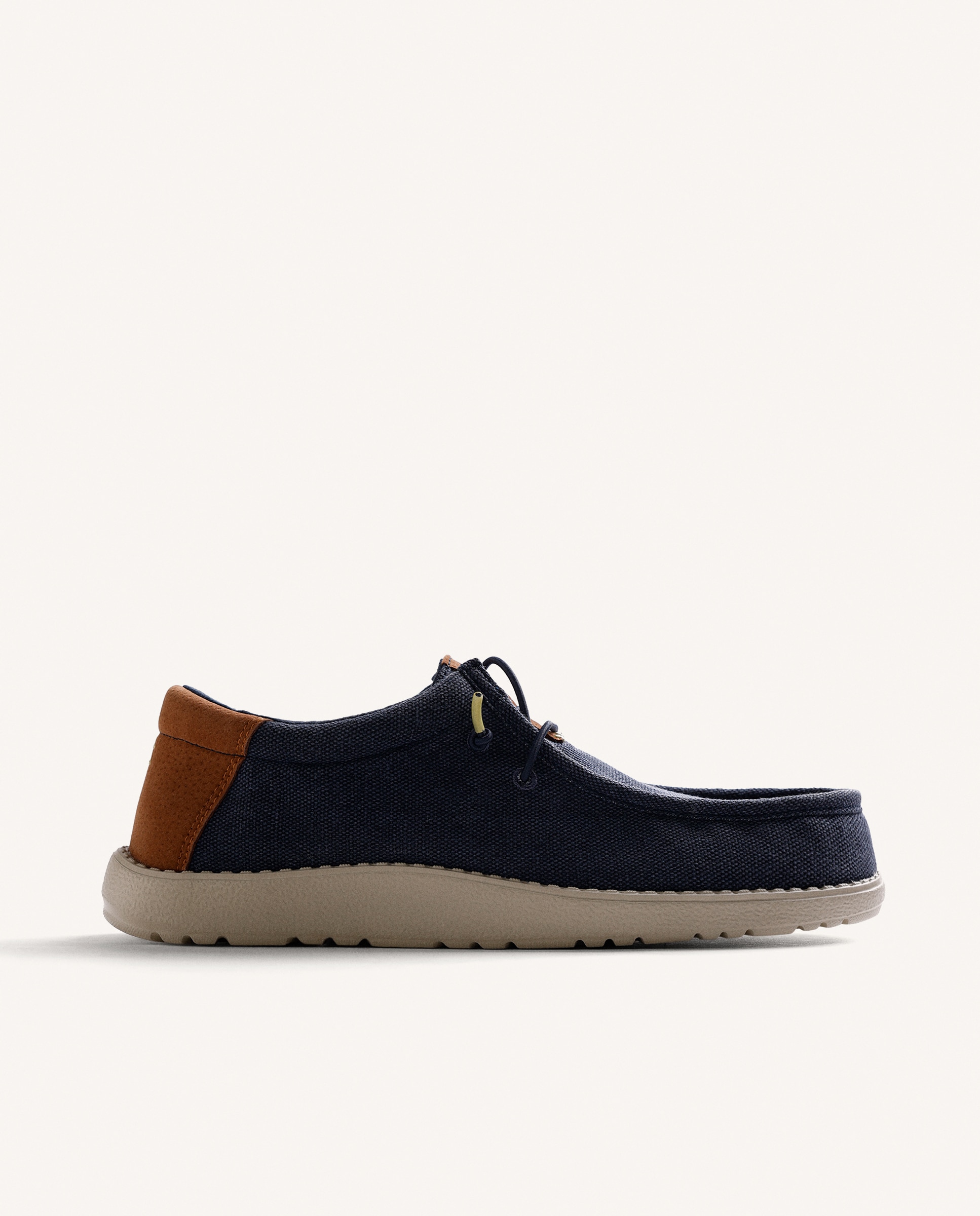 Gioseppo - Mocasines de hombre de lona con acentos de color y cordones.