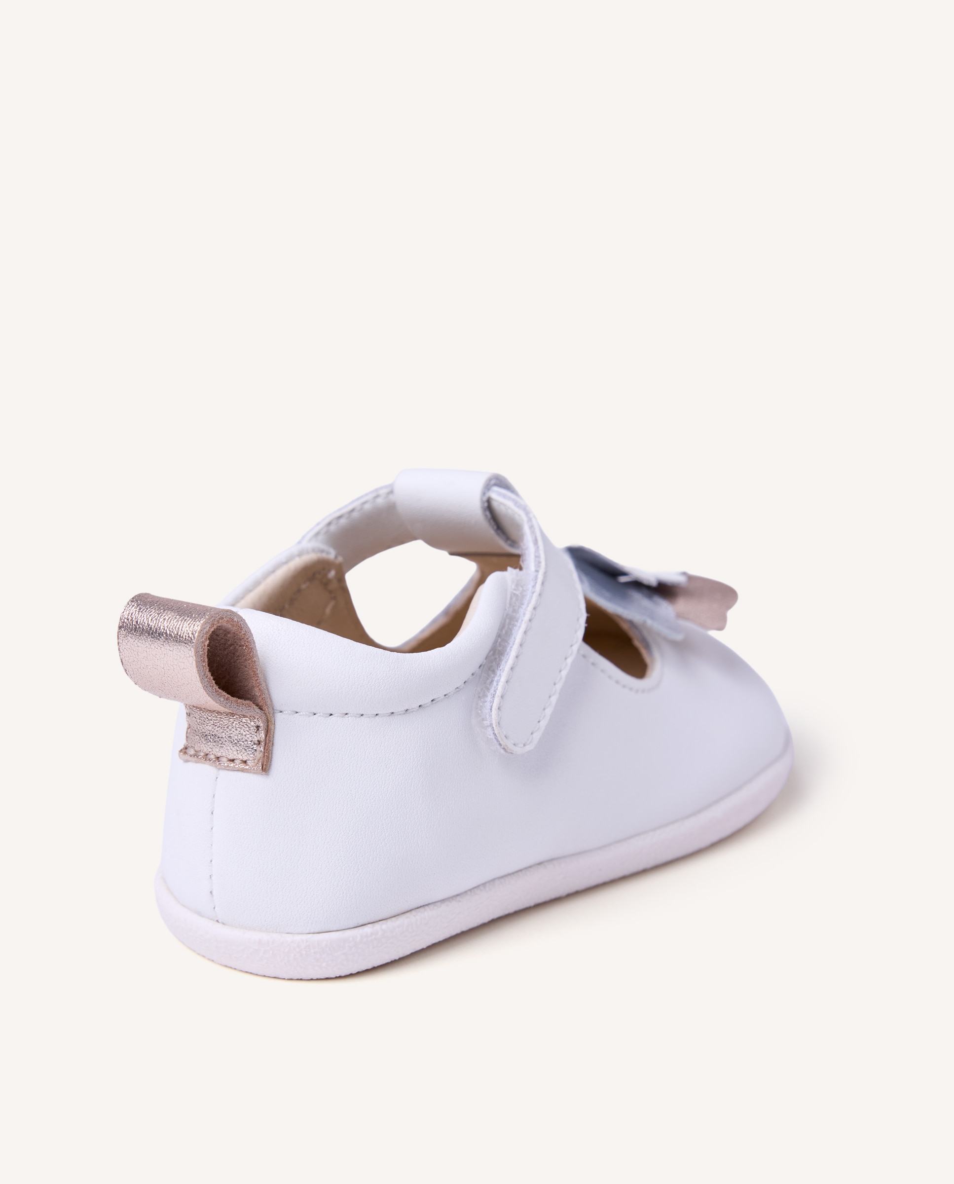 Merceditas de bebé niña barefoot de piel con detalle de mariposa - Gioseppo - Blanco Blanco-4
