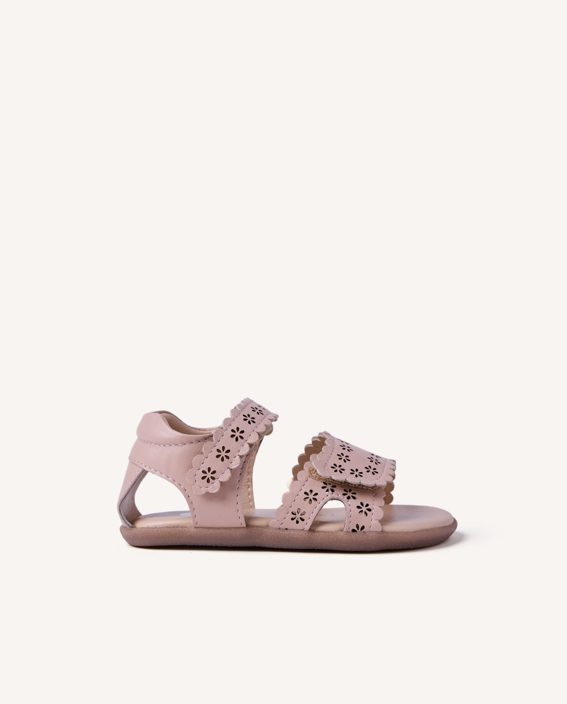 Imagen 0 de Sandalias abiertas de niña barefoot de piel calada con flores Nude