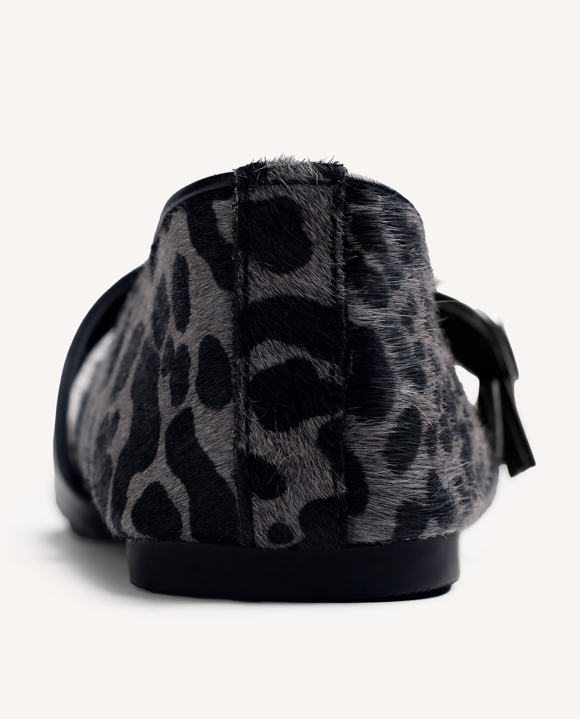 Bailarinas planas de mujer de piel estilo mary-jane con estampado animal y cierre hebilla - Gioseppo - Gris Gris-4