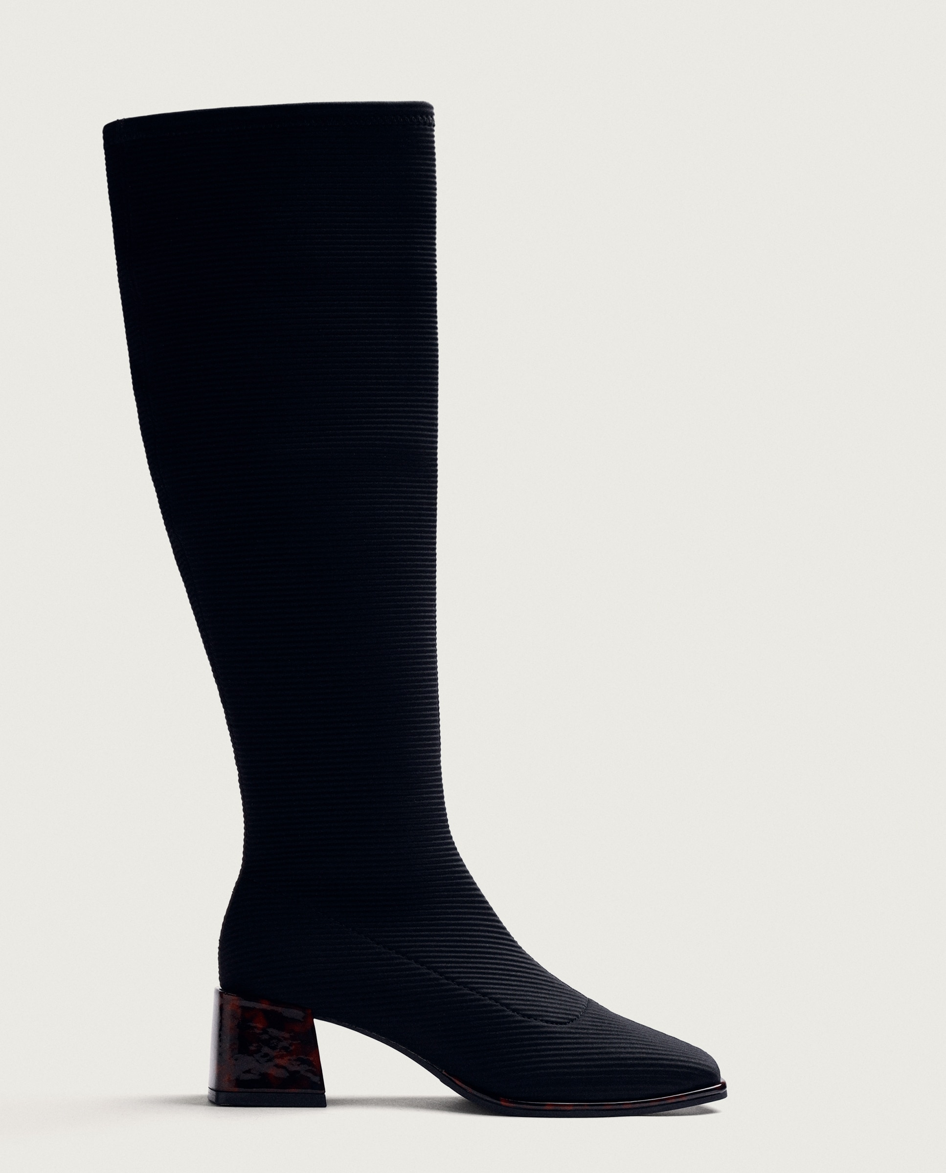 Botas básicas de mujer con caña alta tipo calcetíny tacón tipo bloque con efecto carey - Gioseppo - Negro Negro-1