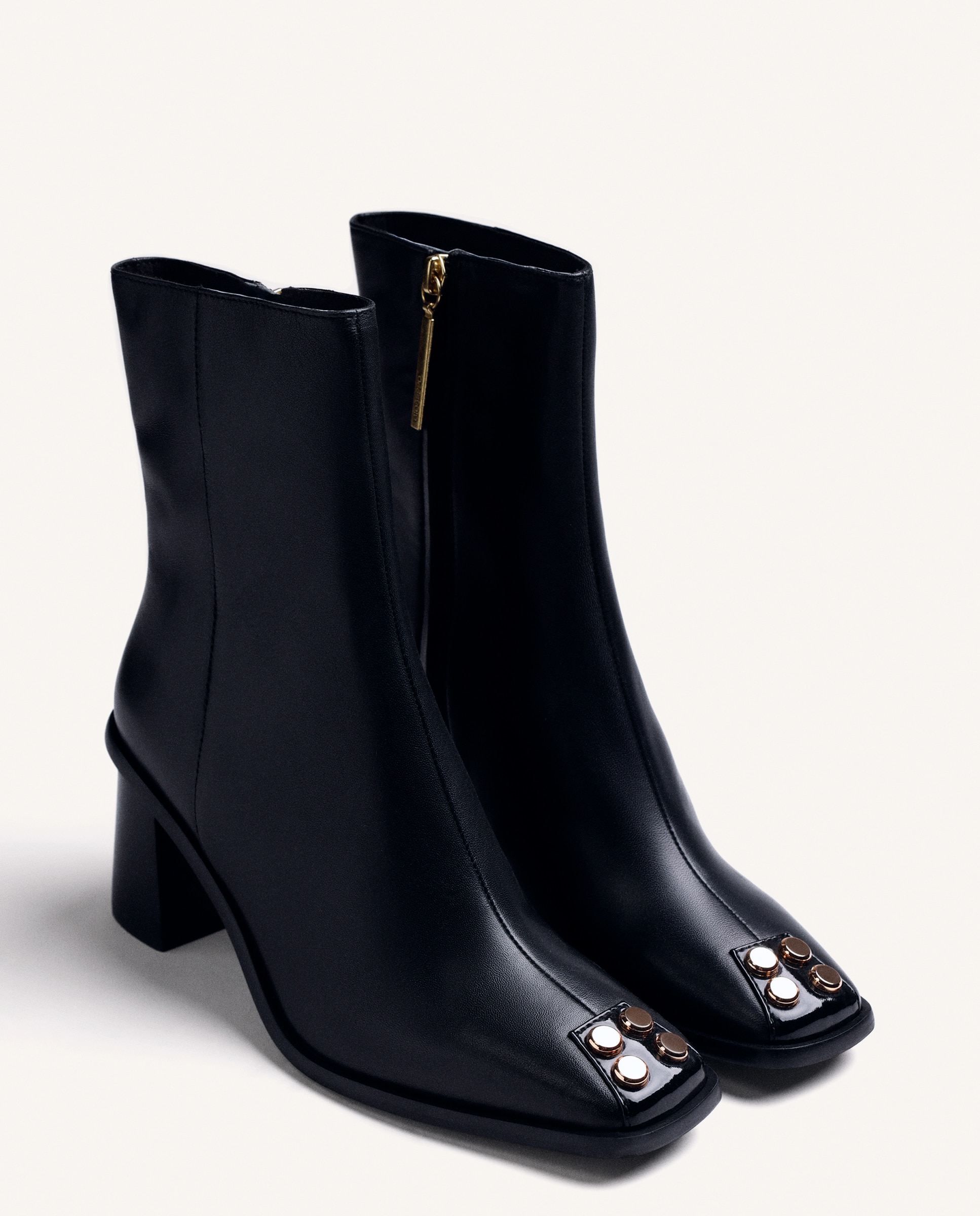 Botines básicos de mujer de piel con detalle de tachas - Gioseppo - Negro Negro-3