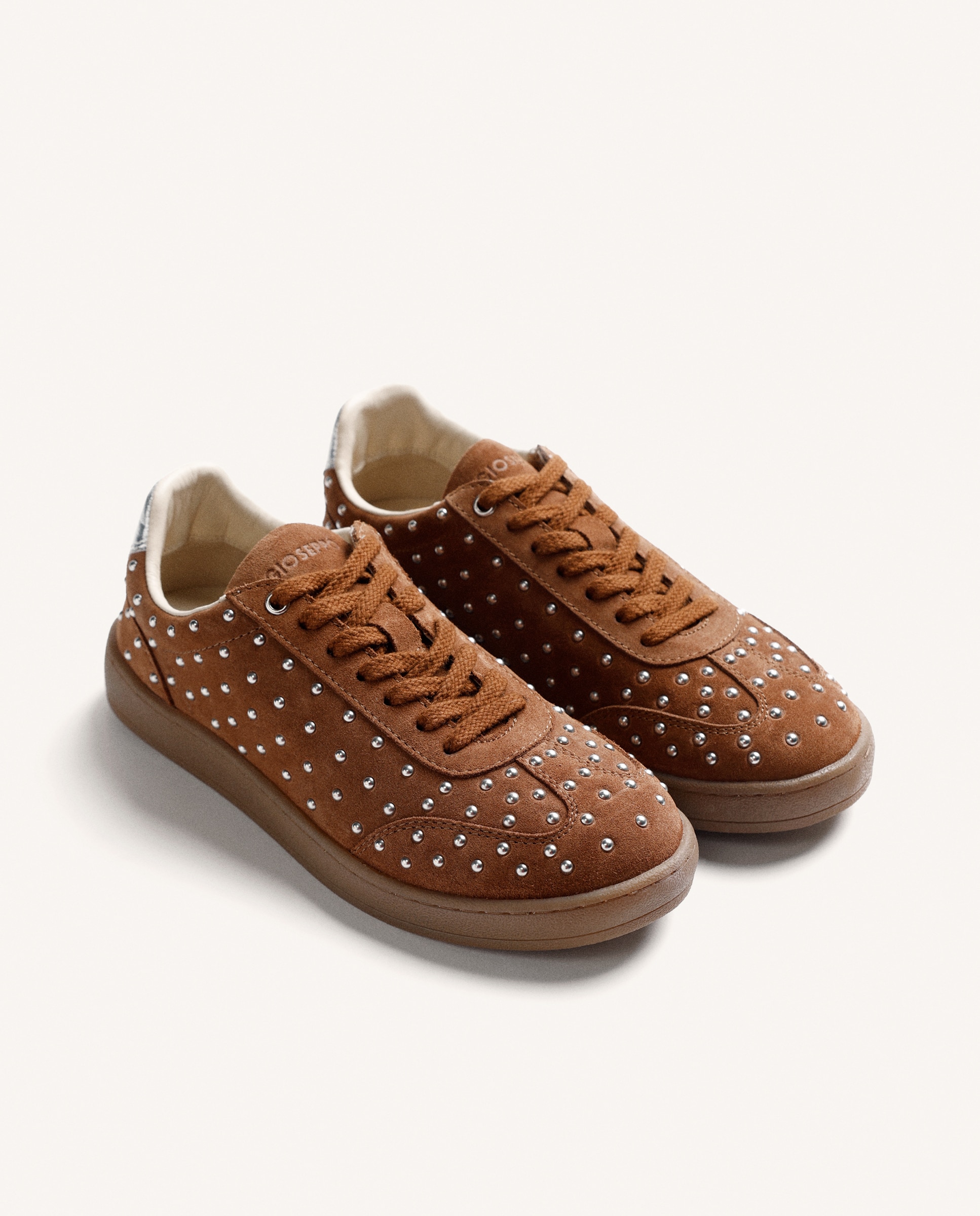 Zapatillas deportivas de mujer de piel serraje con con set de tachas y acentos metalizados - Gioseppo - Cuero Cuero-3