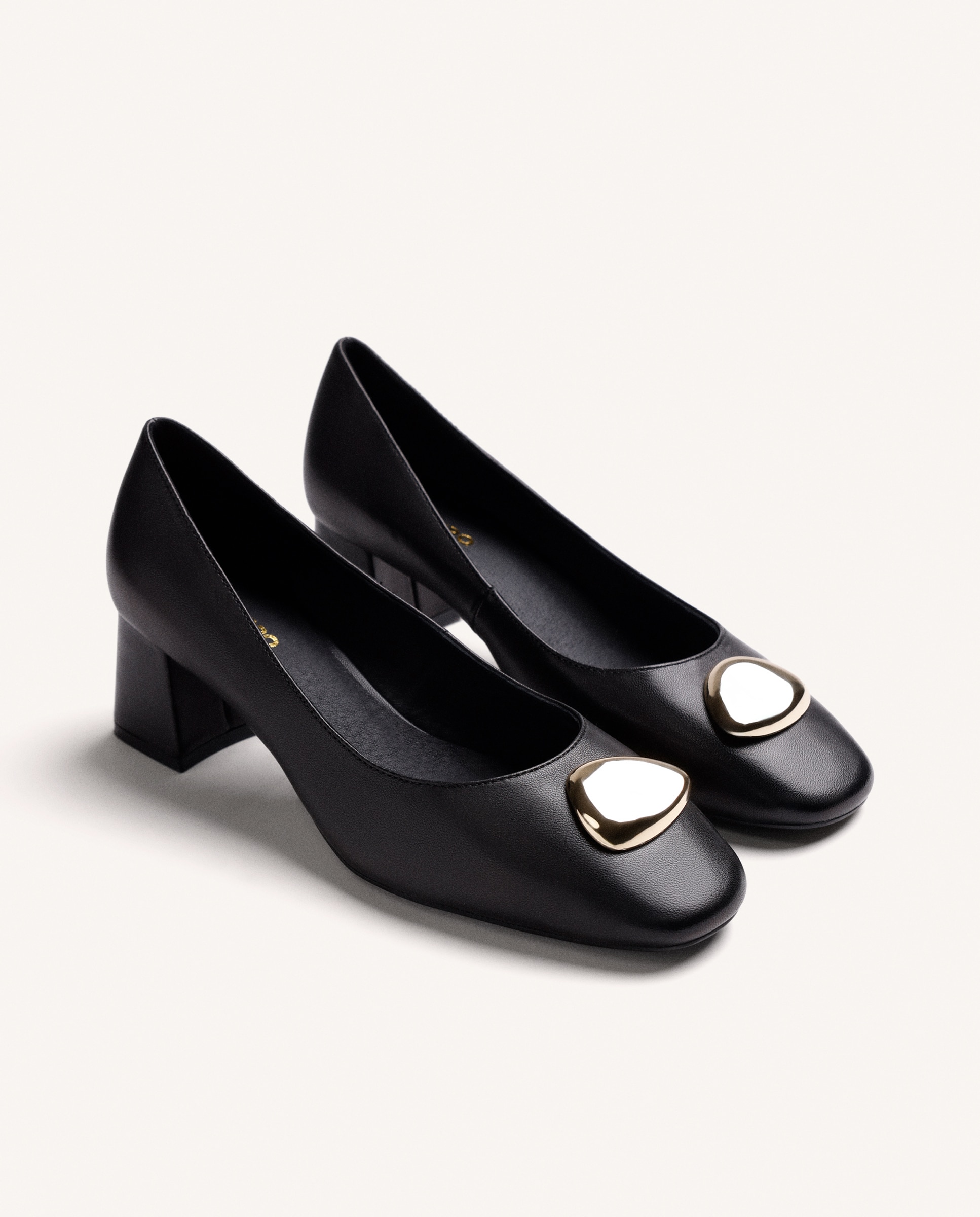Imagen 3 de Zapatos de salón de mujer con detalle de joya - Gioseppo - Negro Negro