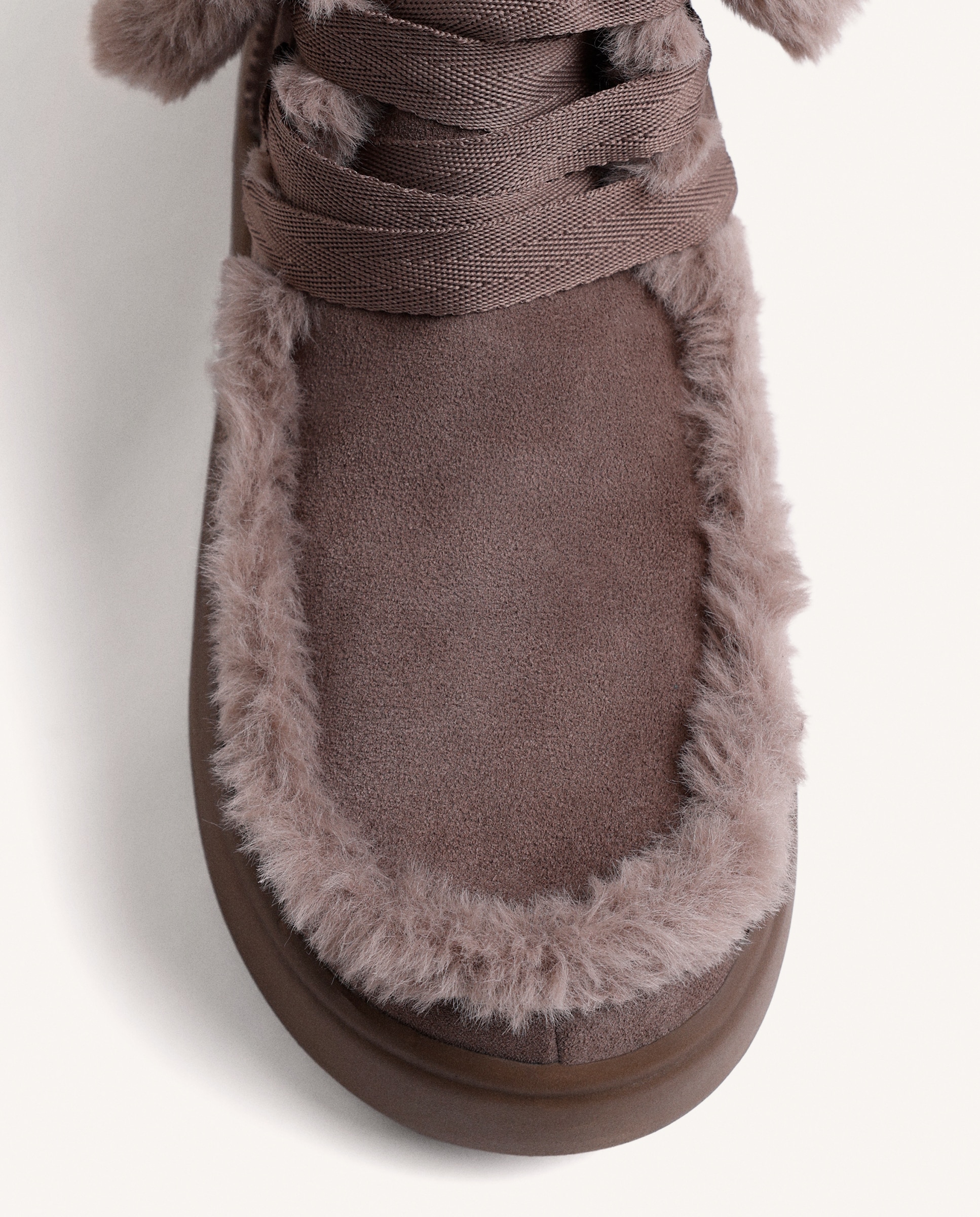 Botas de pelo de mujer estilo australianas de piel serraje con collarín y ribete de pelo - Gioseppo - Topo Topo-2