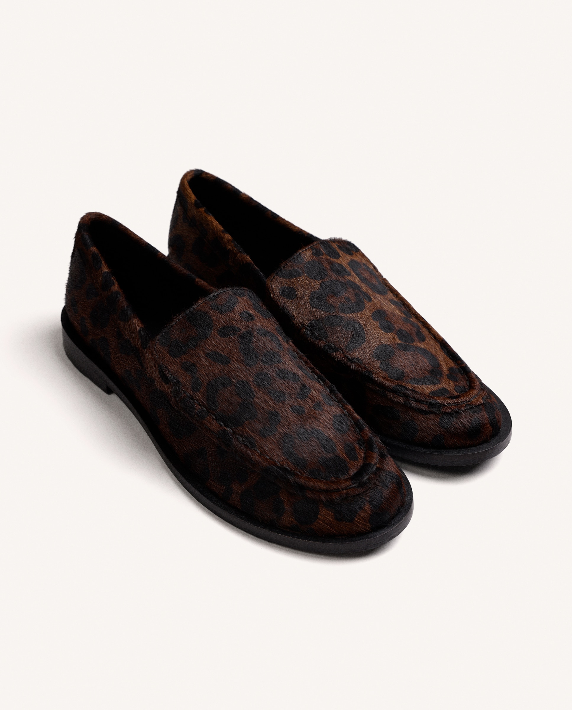 Imagen 3 de Mocasines de mujer de piel tipo pelo y plantilla acolchada - Gioseppo - Estampado Estampado