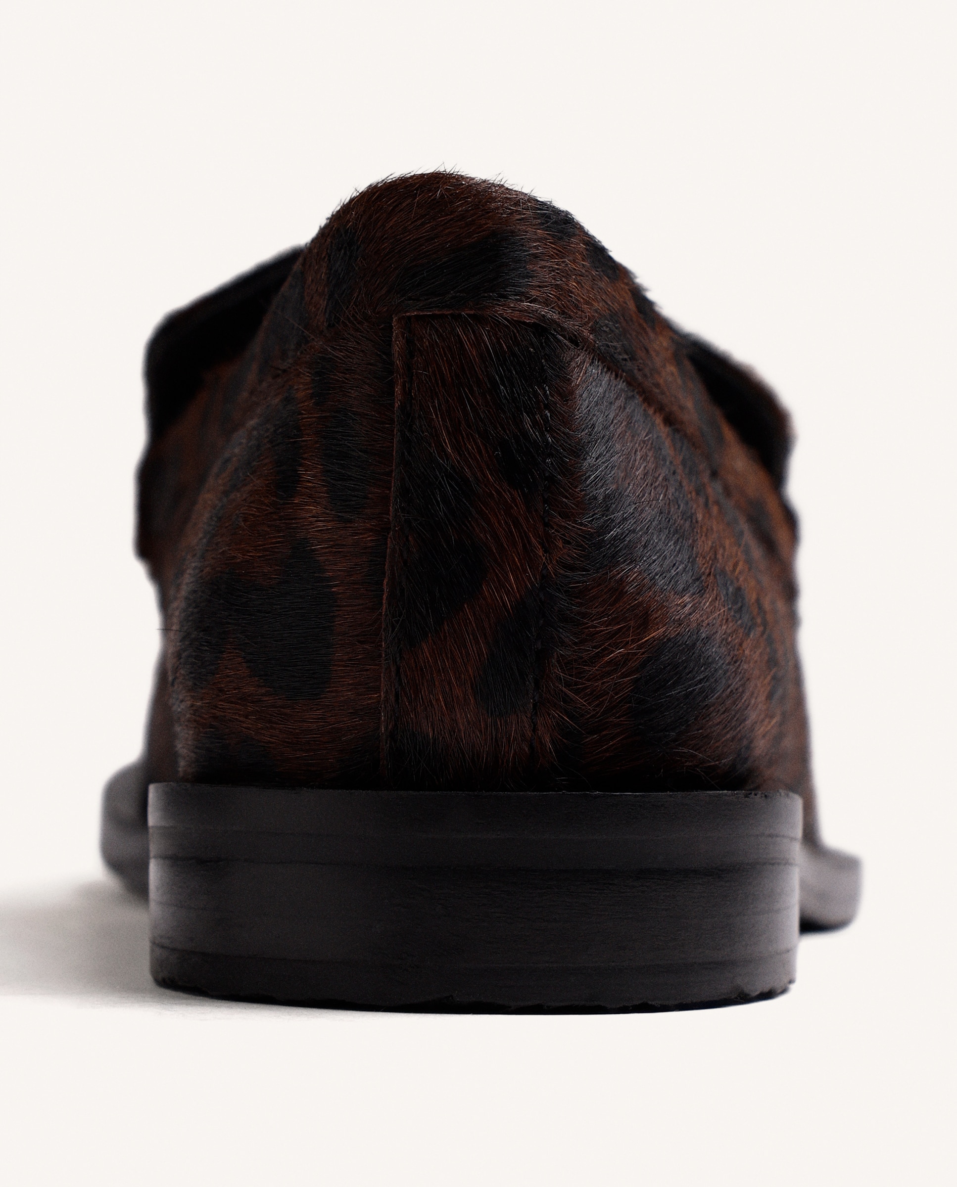 Imagen 2 de Mocasines de mujer de piel tipo pelo y plantilla acolchada - Gioseppo - Estampado Estampado