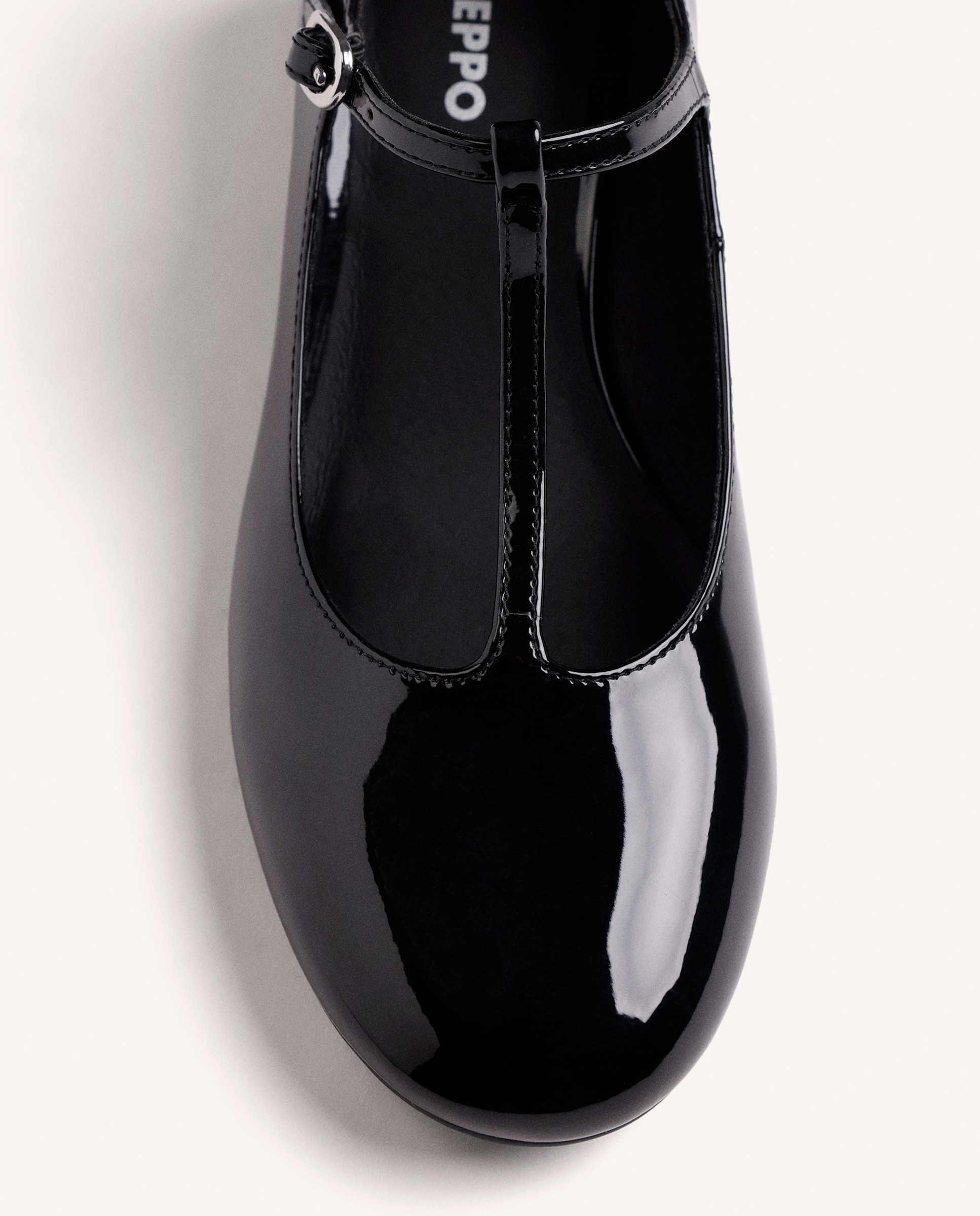 Imagen 2 de Zapatos de salón de mujer estilo mary-jane con acabado en efecto charol - Gioseppo - Negro Negro