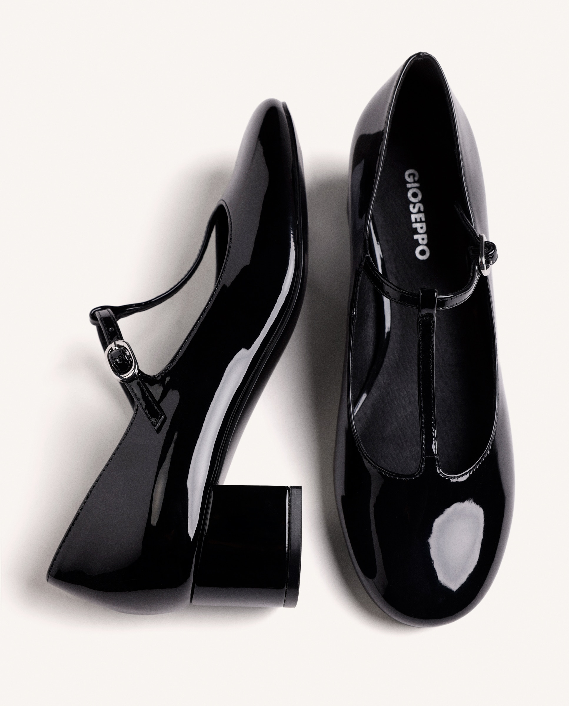 Imagen 4 de Zapatos de salón de mujer estilo mary-jane con acabado en efecto charol - Gioseppo - Negro Negro