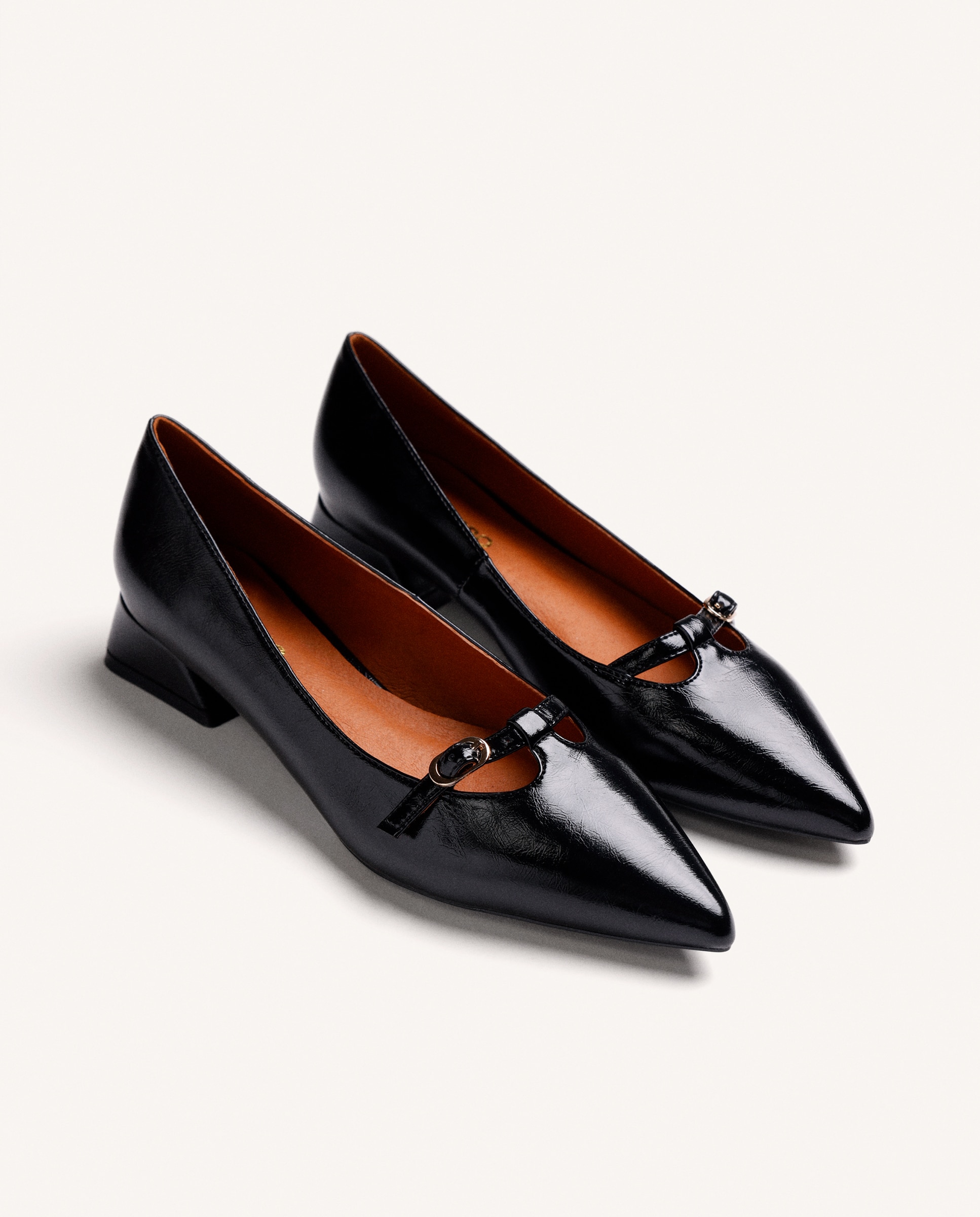 Imagen 3 de Zapatos de salón de mujer con acabado en efecto charol - Gioseppo - Negro Negro