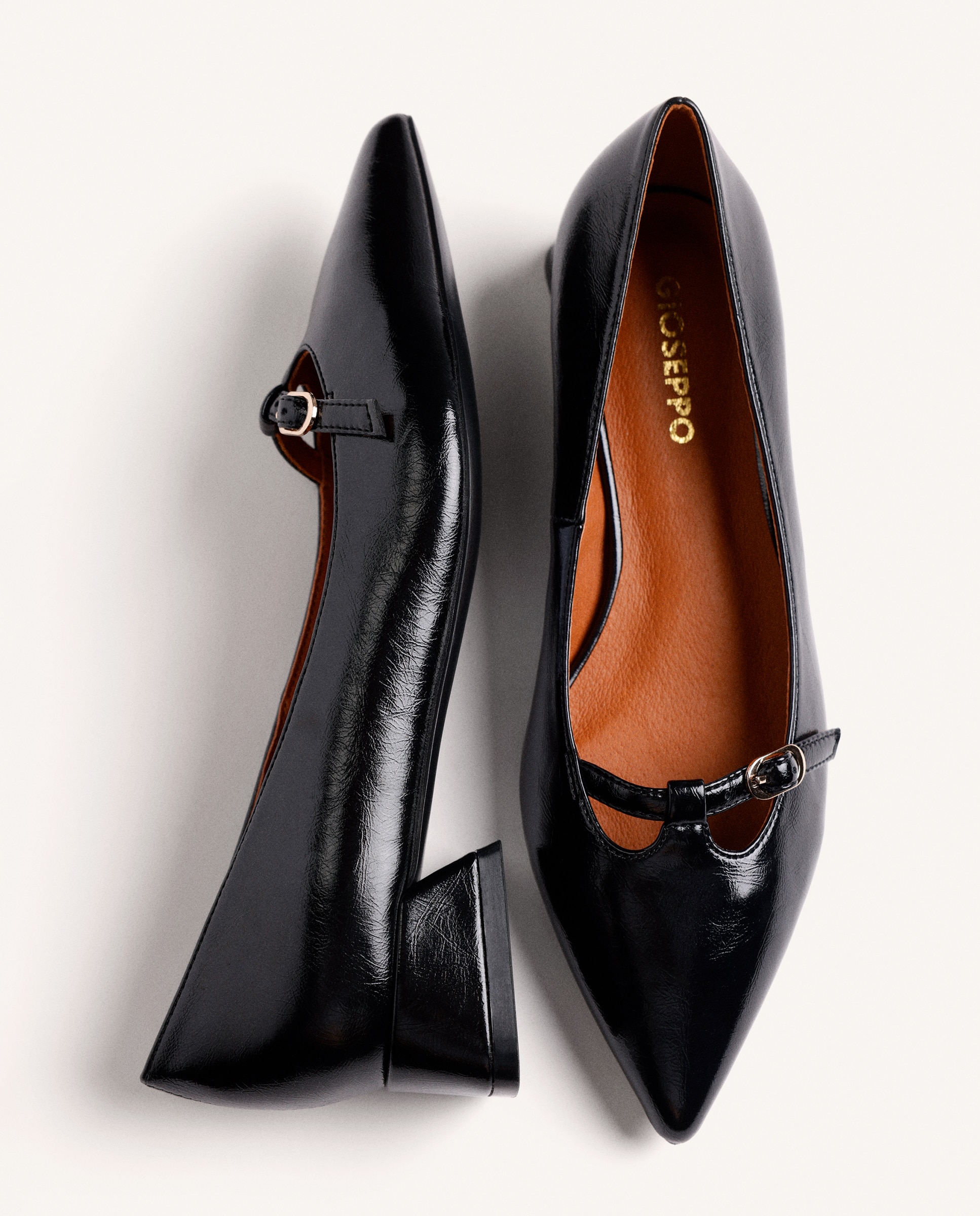 Imagen 4 de Zapatos de salón de mujer con acabado en efecto charol - Gioseppo - Negro Negro