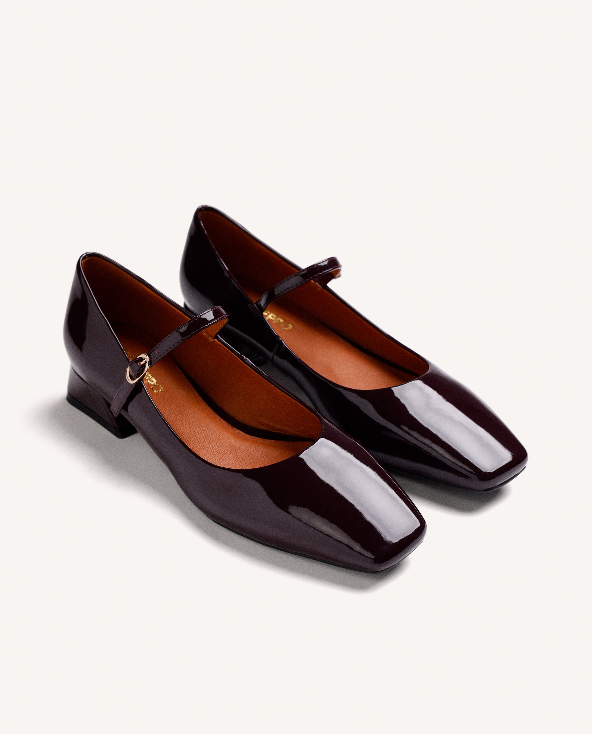 Zapatos de salón de mujer estilo mary-jane con acabado en efecto charol - Gioseppo - Burdeos Burdeos-3