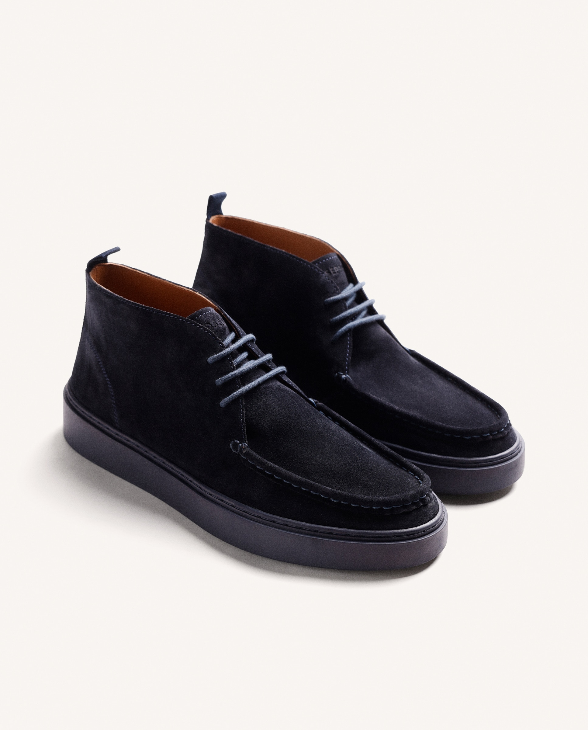 Imagen 3 de Botines de hombre estilo wallabee de piel serraje - Gioseppo - Marino Marino