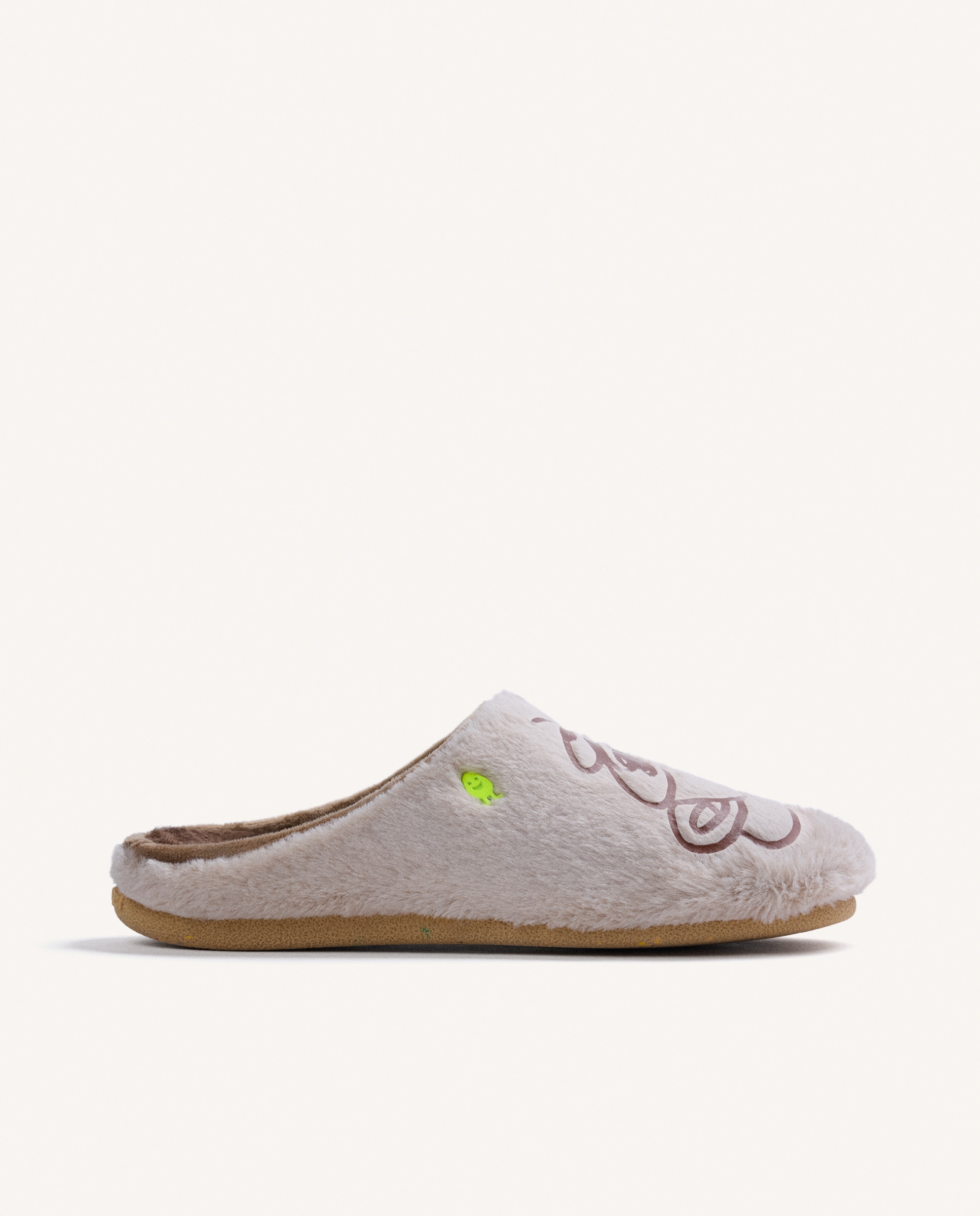 Imagen 0 de Zapatillas de casa de mujer de pelo con dibujo y texto Beige