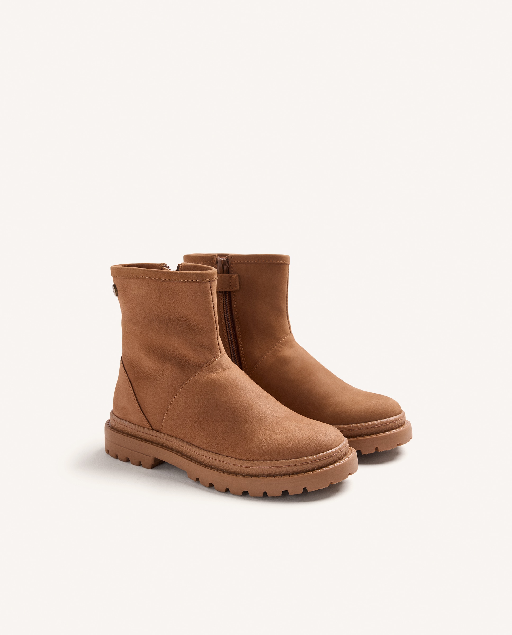 Botas de niña de piel con suela track y cremallera lateral - Gioseppo - Cuero Cuero-2