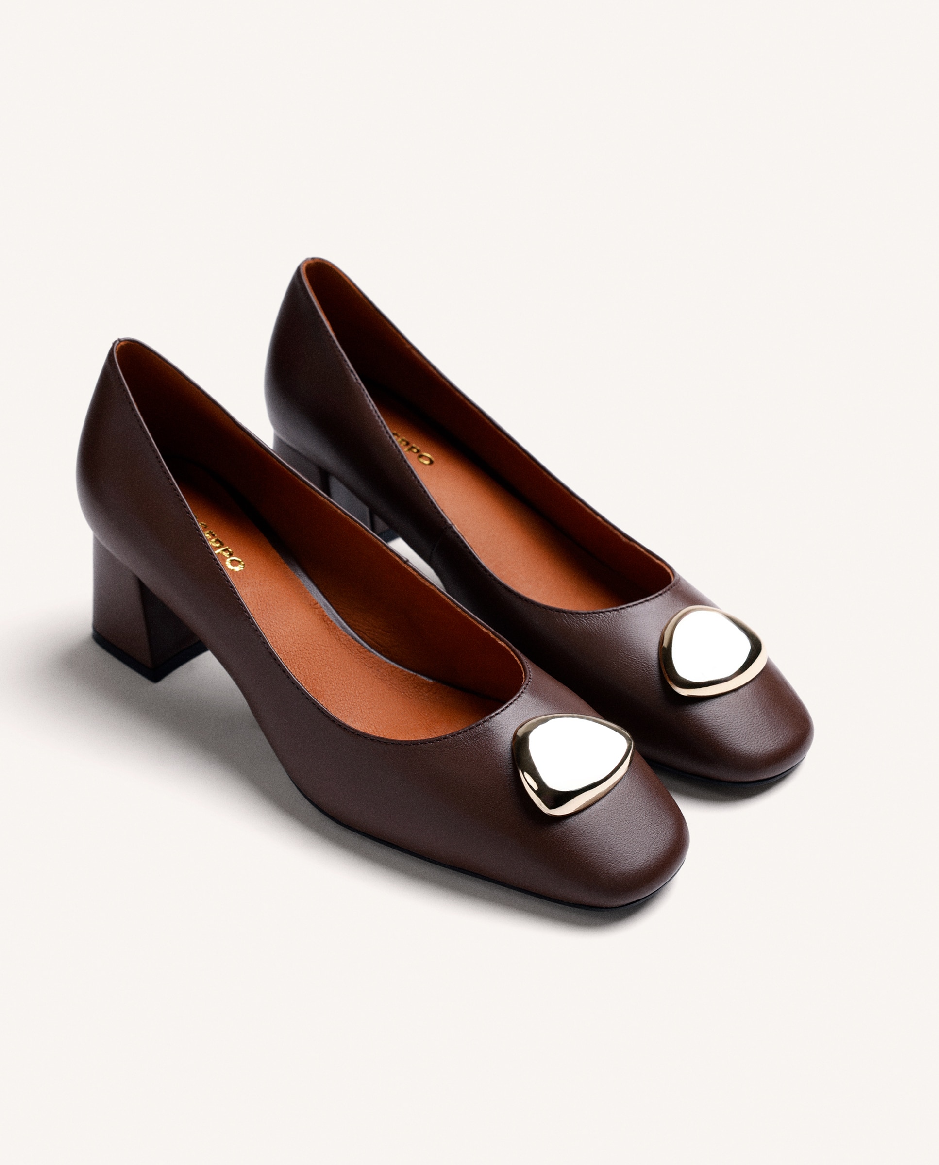 Imagen 3 de Zapatos de salón de mujer con detalle de joya - Gioseppo - Marrón Marrón