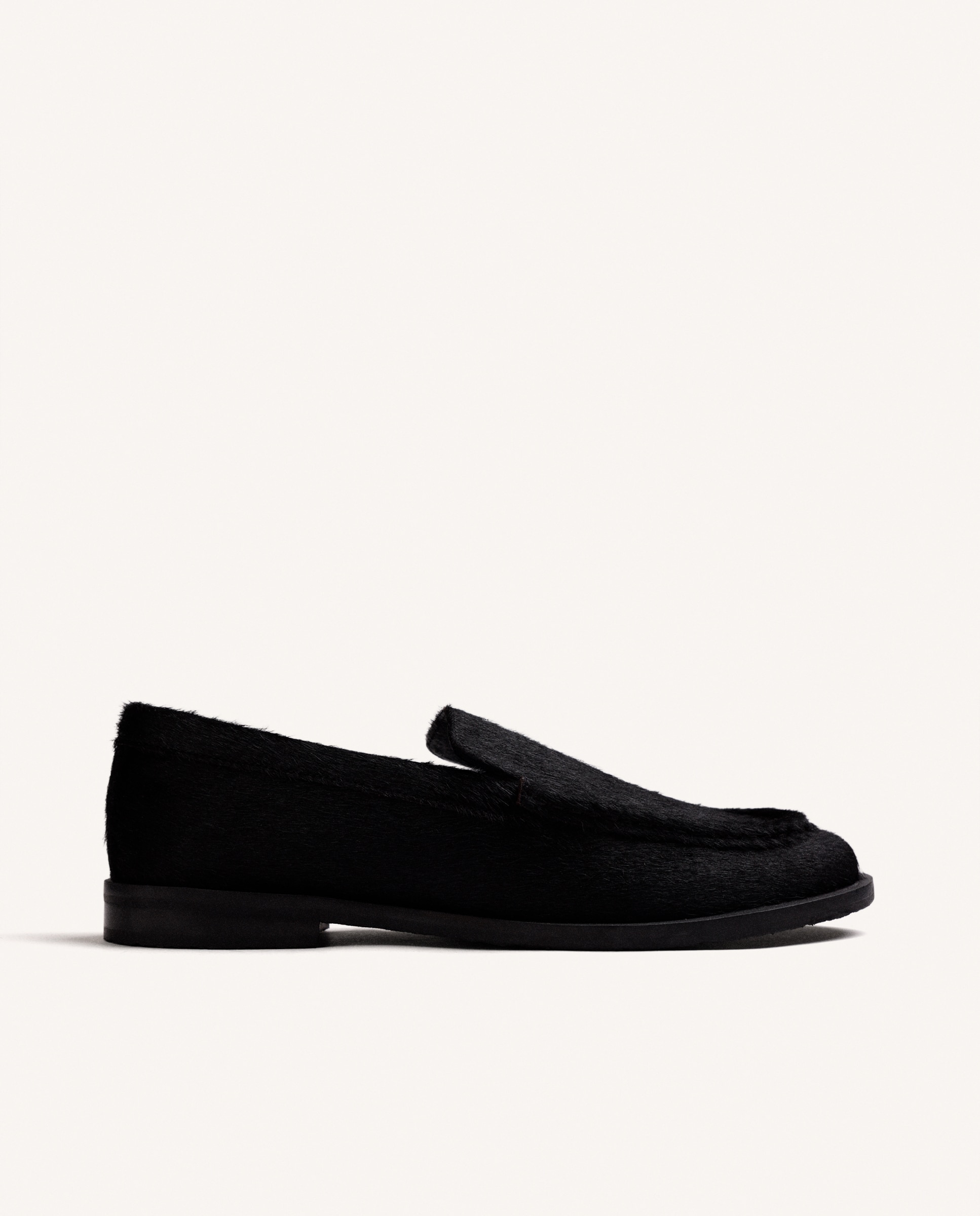 Imagen 1 de Mocasines de mujer de piel tipo pelo y plantilla acolchada - Gioseppo - Negro Negro