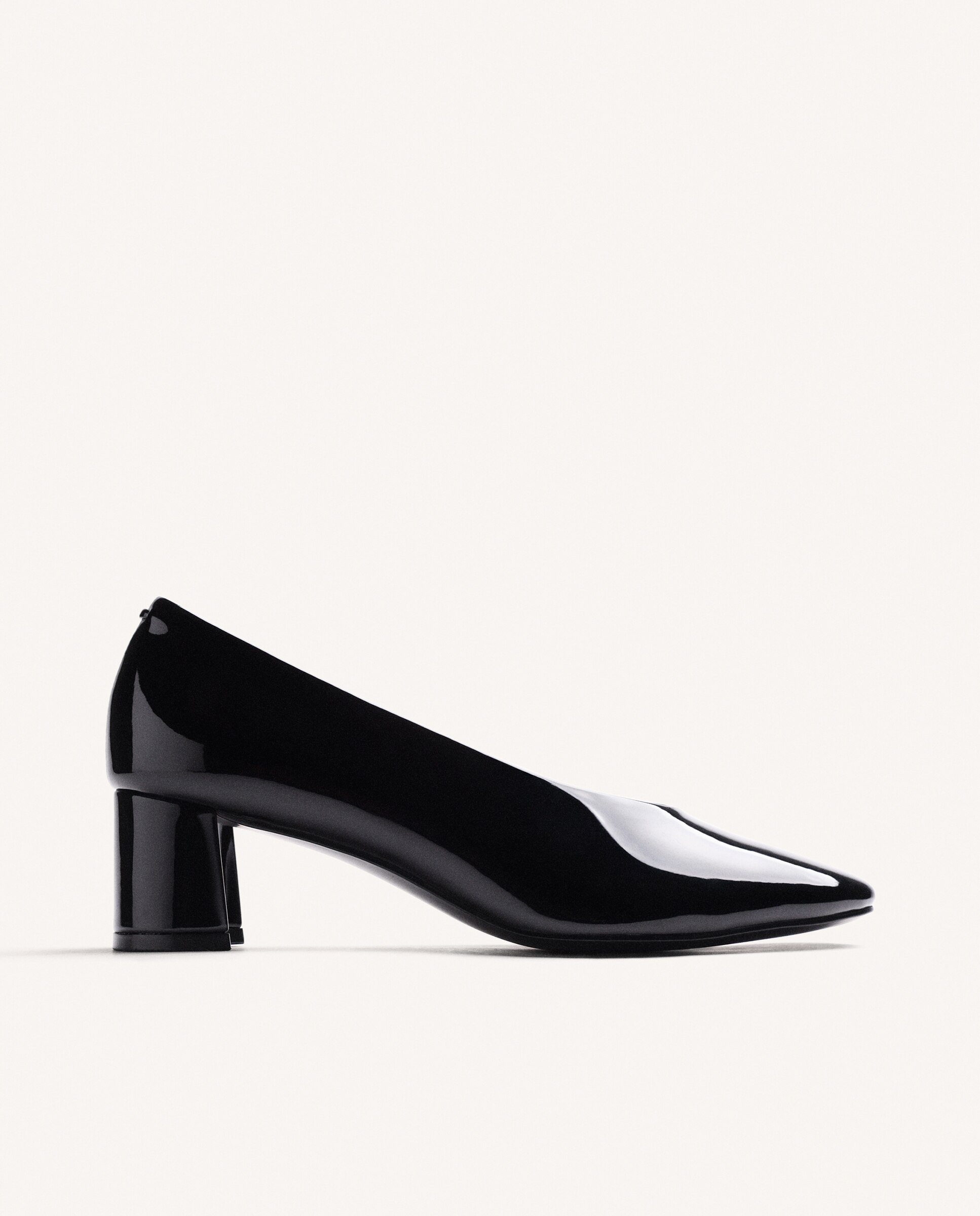 Zapatos de salón de mujer con acabado efecto charol y detalle metálico - Gioseppo - Negro Negro-1