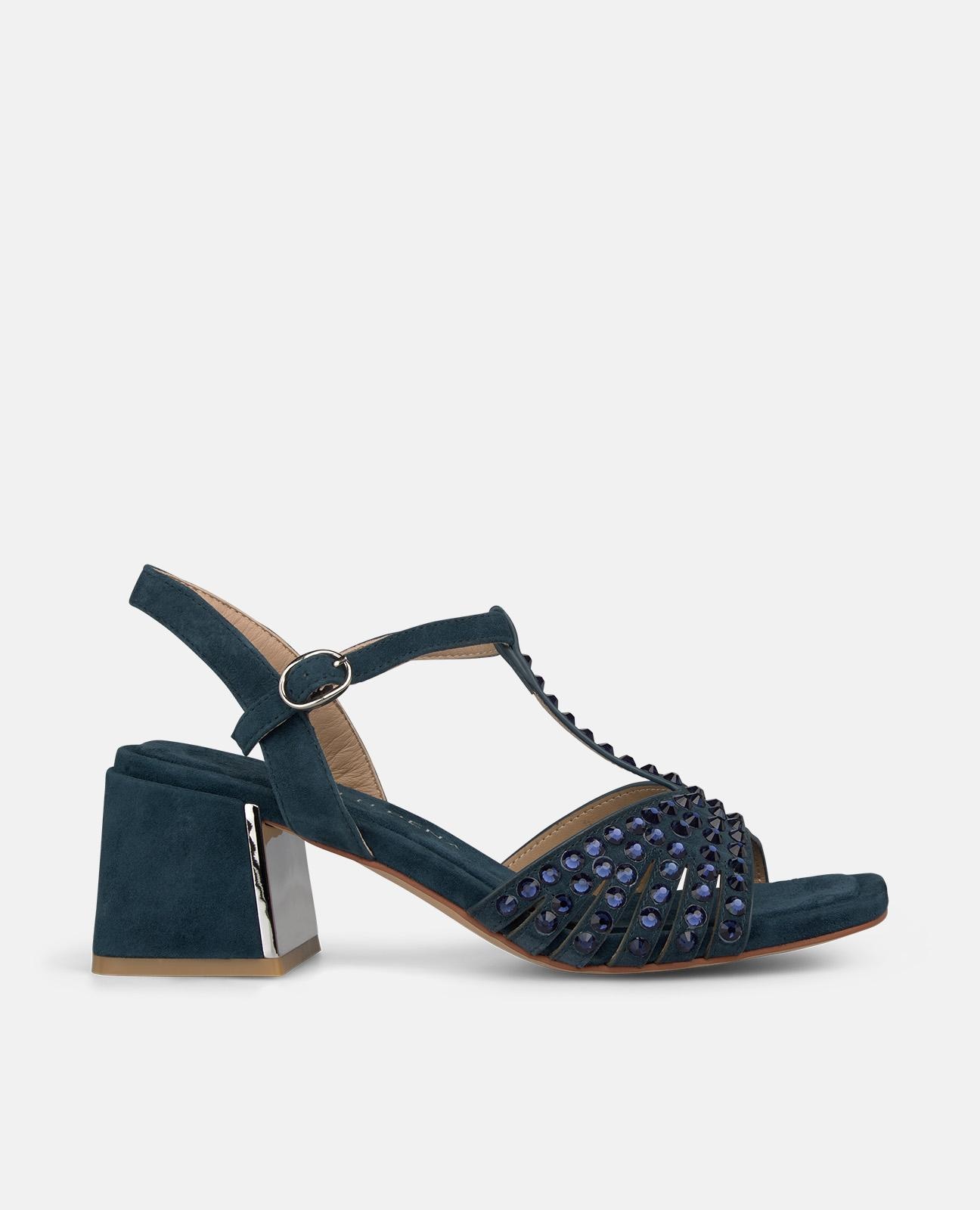 Alma en Pena - Sandalias de tacón de mujer en piel con detalle transfer en la parte frontal y detalle metálico.