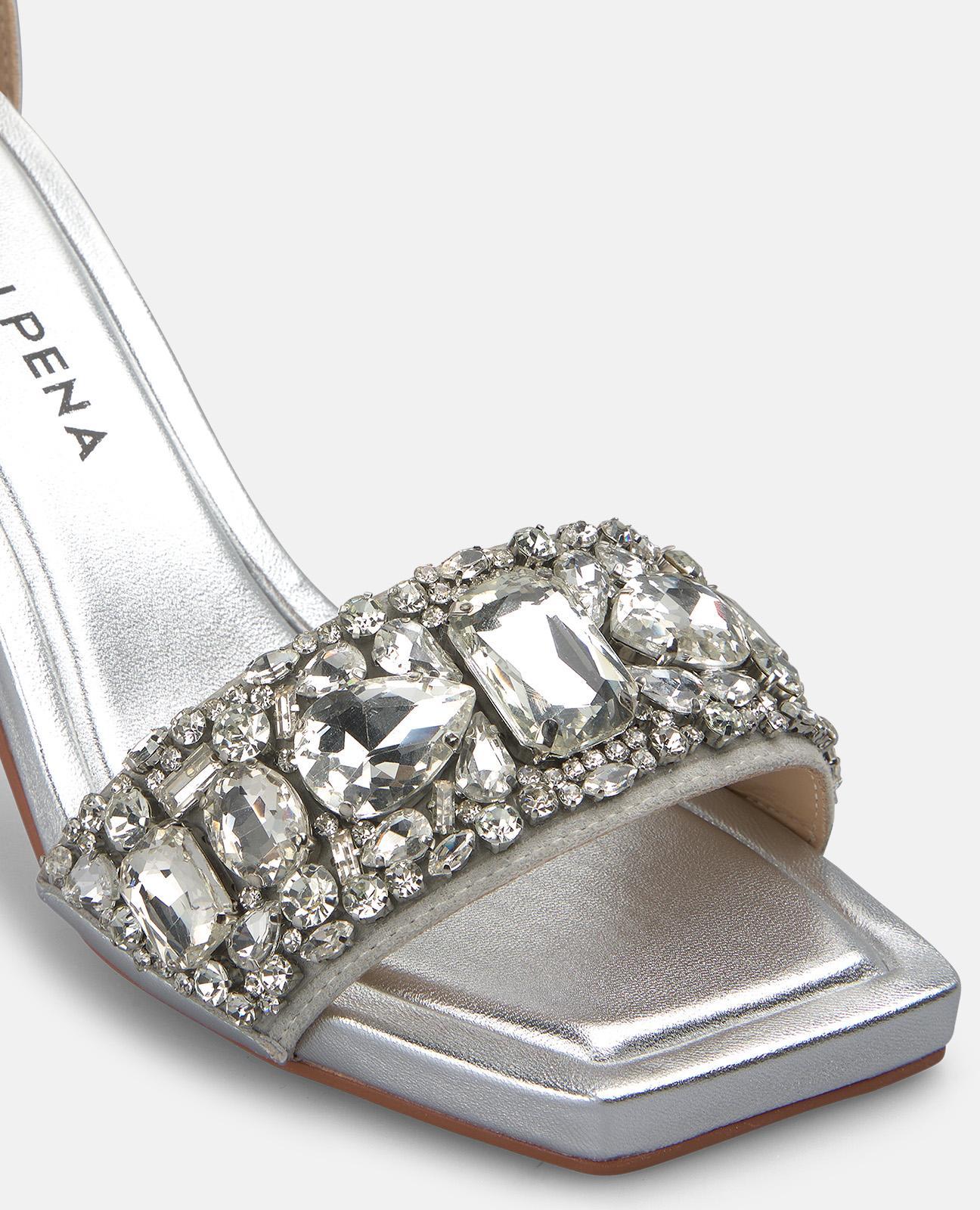 Sandalias de tacón de mujer en piel efecto metalizado con detalles de pedreria - Alma en Pena - Plata metalizada Plata metalizada-3