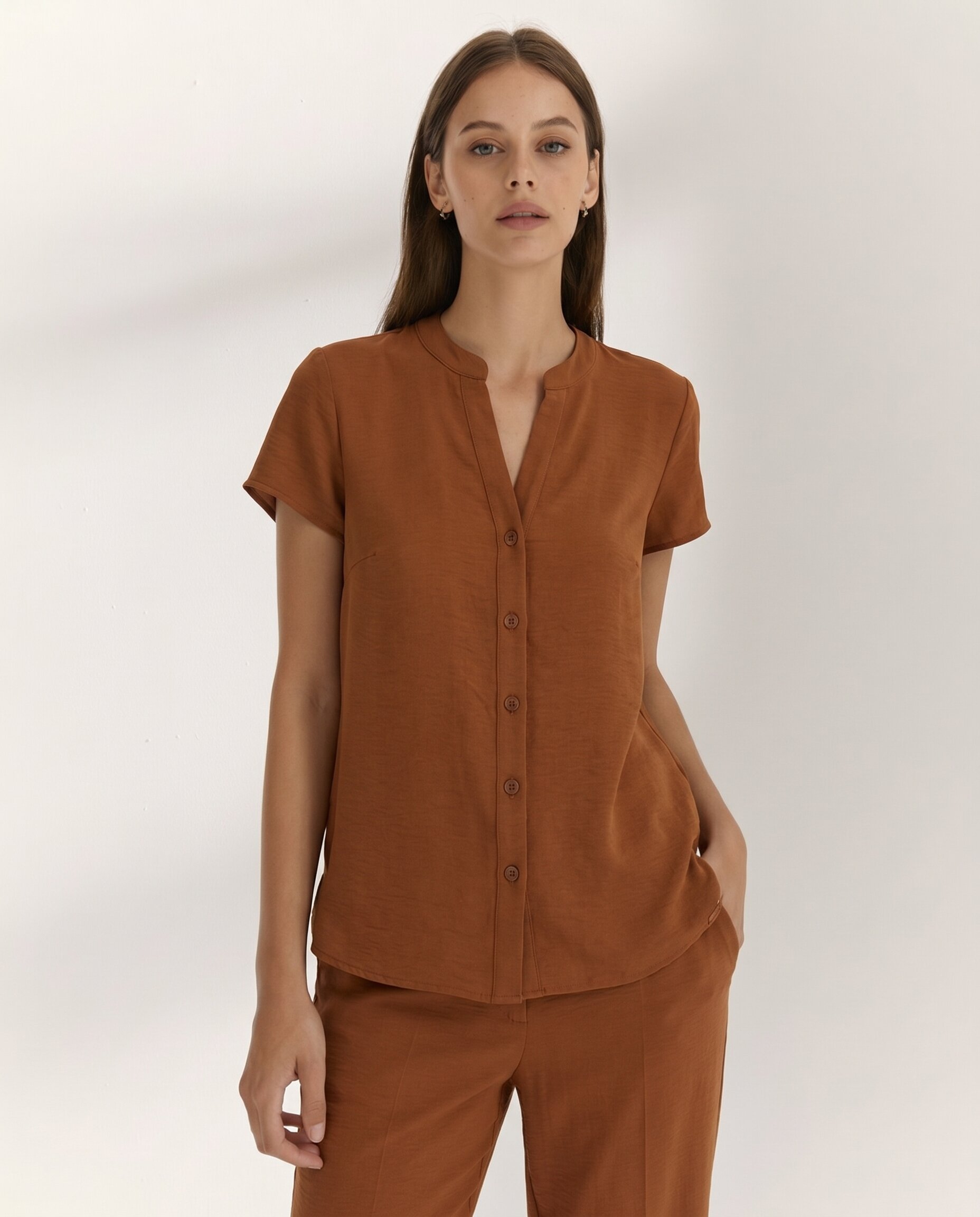 Camisa de mujer cuello mao manga corta - Paz Torras - Marrón Marrón-2