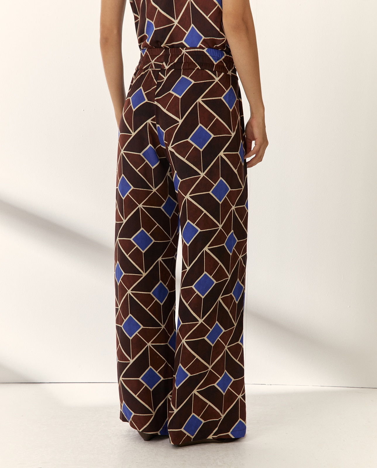 Pantalones anchos de mujer con estampado geométrico - Paz Torras - Marrón Marrón-3