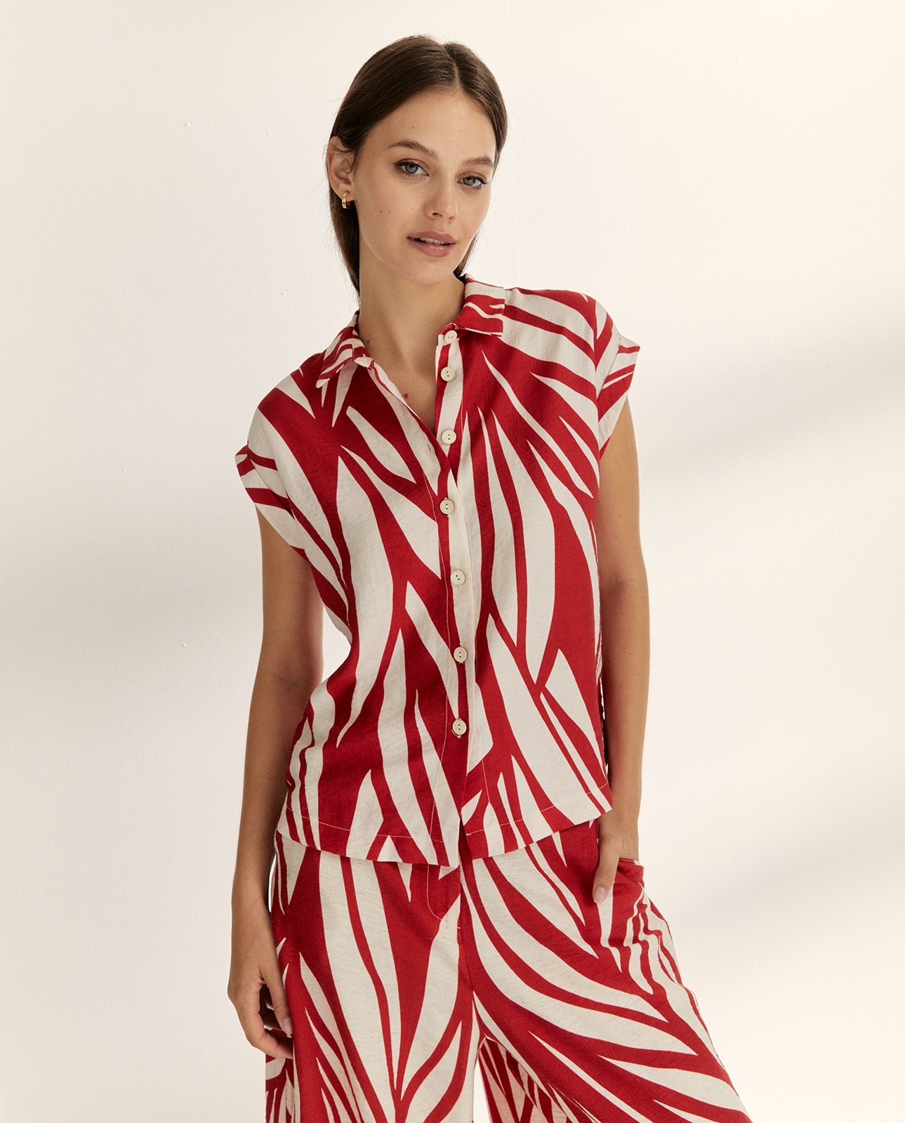 Camisa de mujer estampada cuello camisero - Paz Torras - Rojo Rojo-2