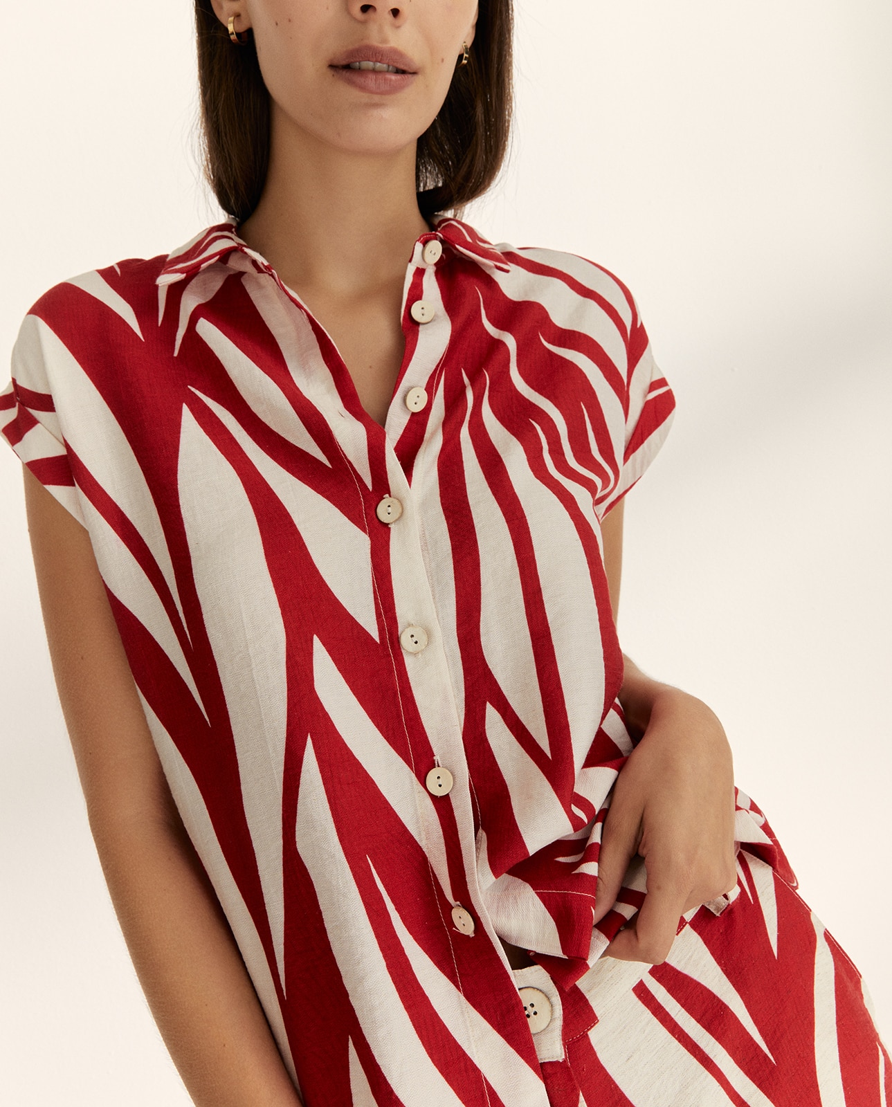 Camisa de mujer estampada cuello camisero - Paz Torras - Rojo Rojo-4