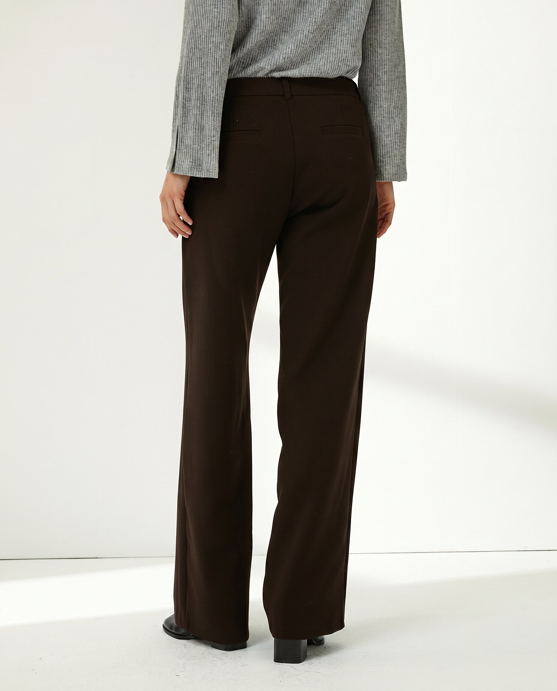 Pantalón recto de mujer corte básico - Paz Torras - Marrón oscuro Marrón oscuro-3