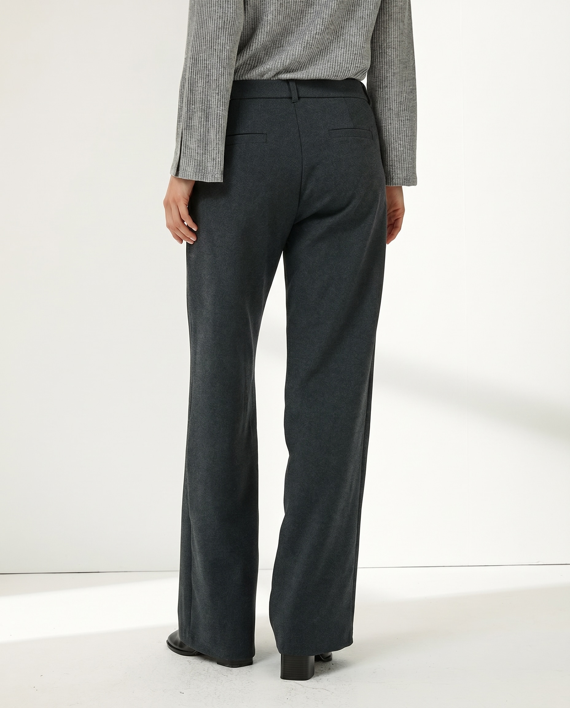 Pantalón recto de mujer corte básico - Paz Torras - Gris Gris-3