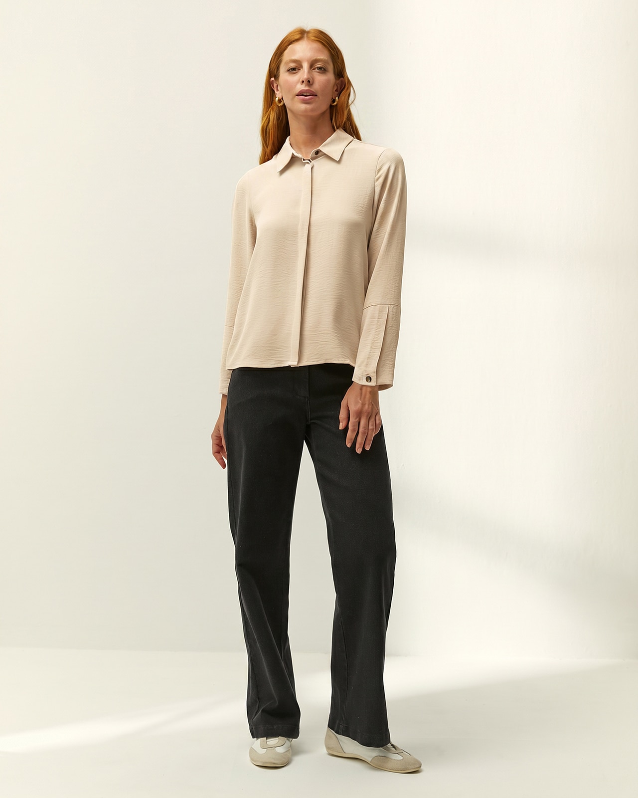 Imagen 0 de Camisa de mujer cuello camisero manga larga Beige