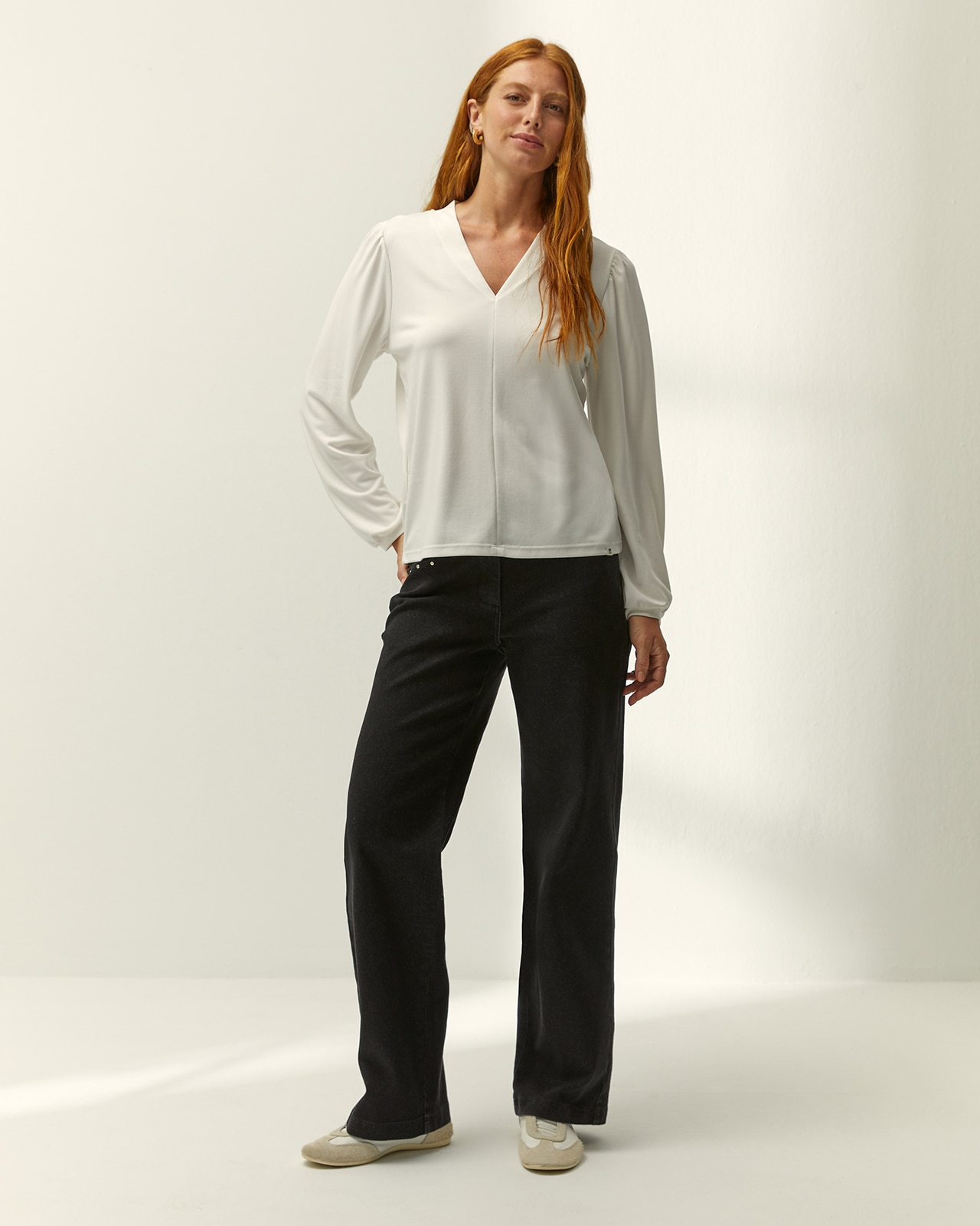 Camiseta de mujer cuello pico manga larga - Paz Torras - Crudo Crudo-1