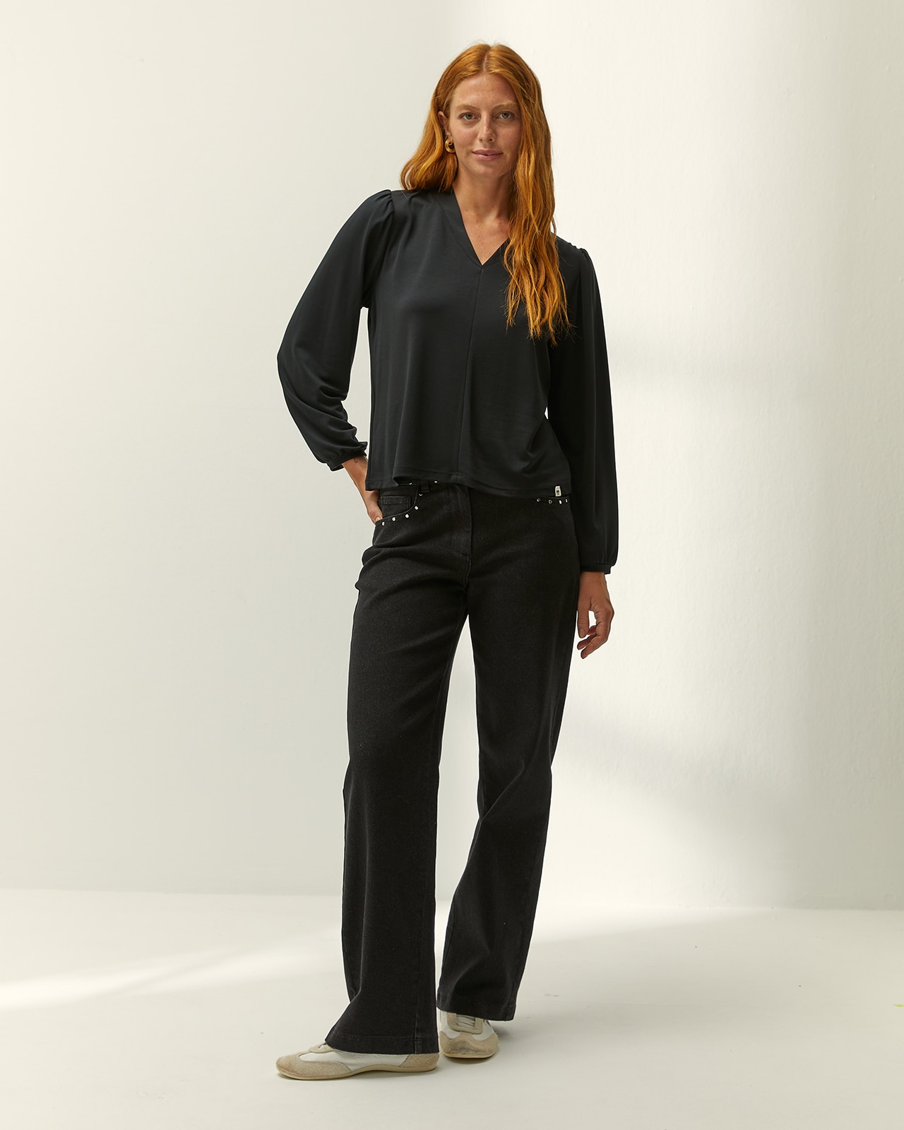 Camiseta de mujer cuello pico manga larga - Paz Torras - Negro Negro-1
