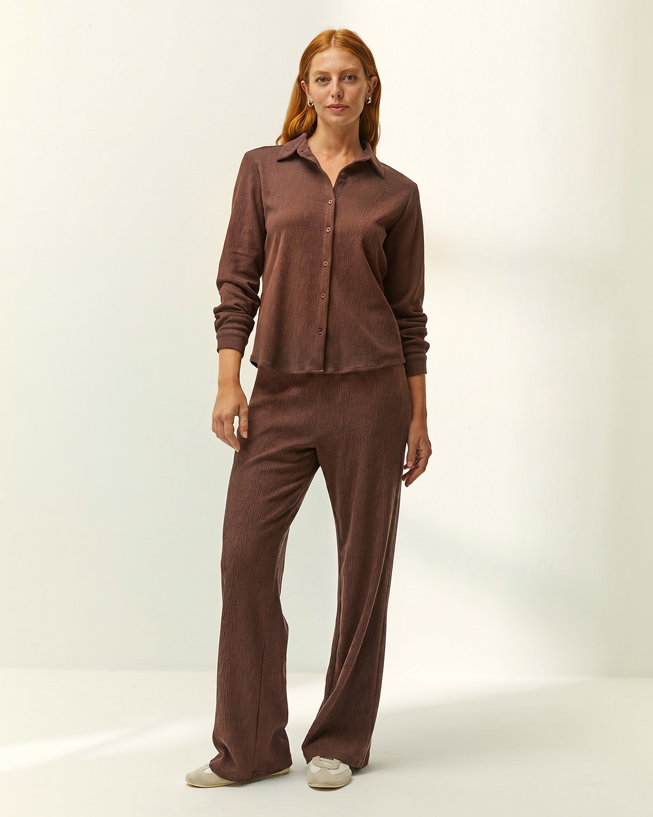 Imagen 0 de Camisa de mujer punto estructura cuello camisero Marrón