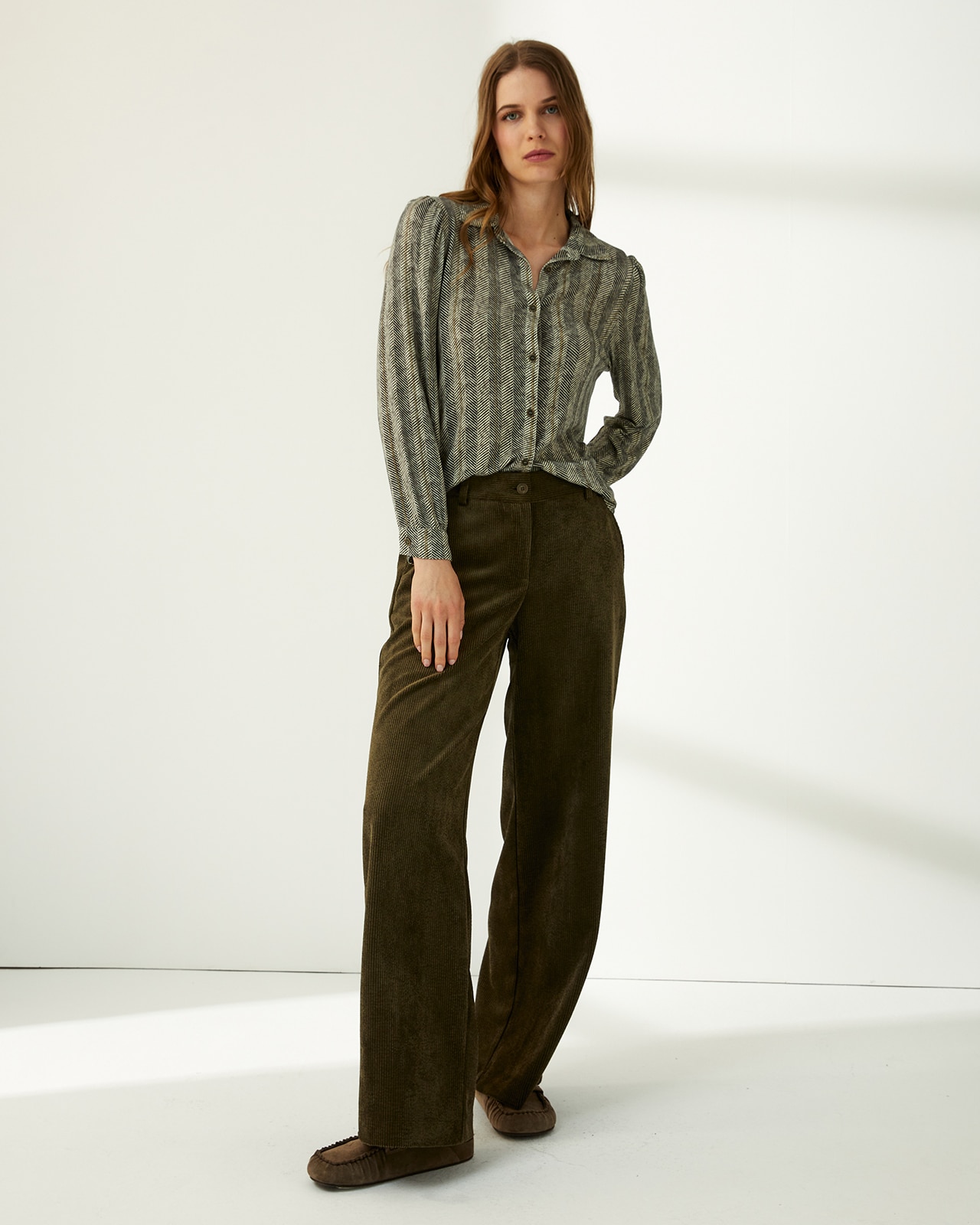 Imagen 0 de Camisa de mujer punto estampado Kaki
