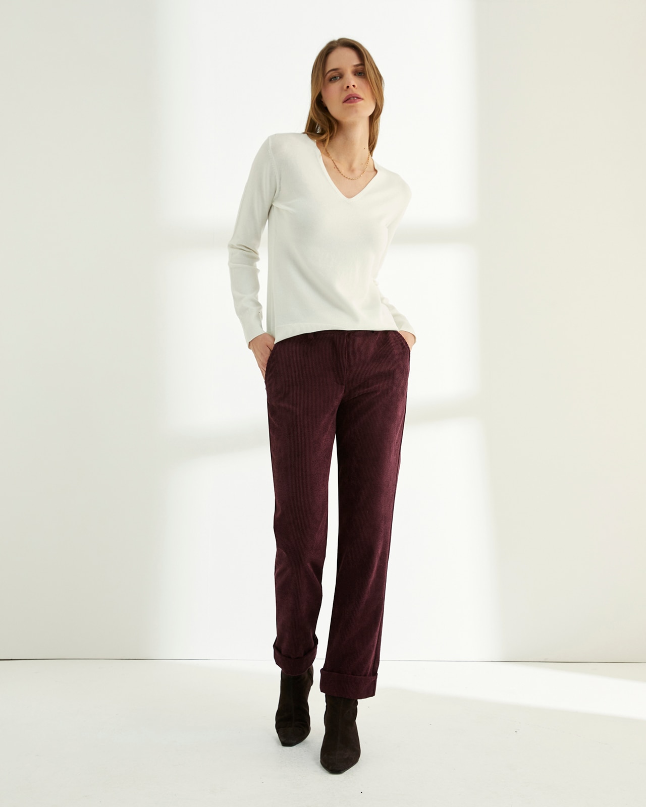 Pantalón tobillero de mujer pana cintura elástica - Paz Torras - Granate Granate-1