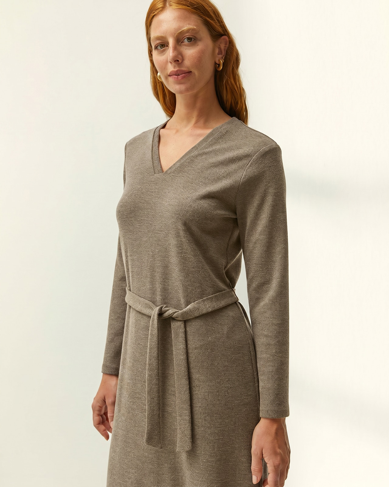 Vestido midi de punto liso cuello pico manga larga - Paz Torras - Piedra Piedra-4