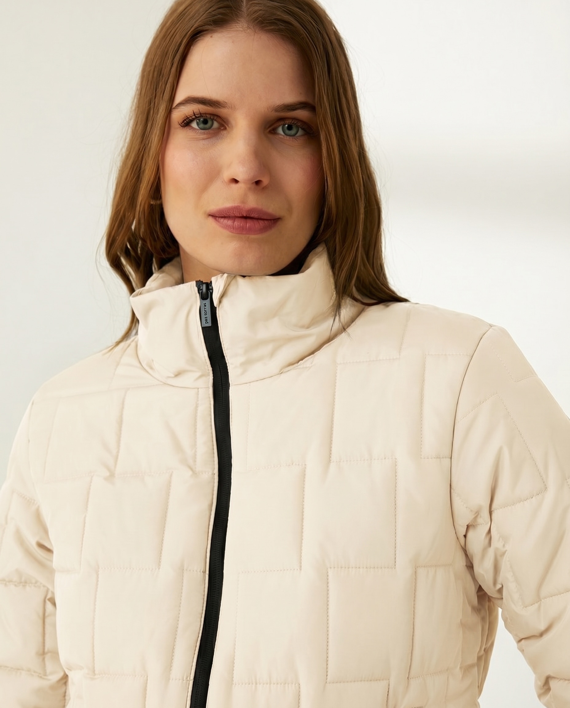 Parka corta de mujer acolchada cuello alzado - Paz Torras - Crudo Crudo-4