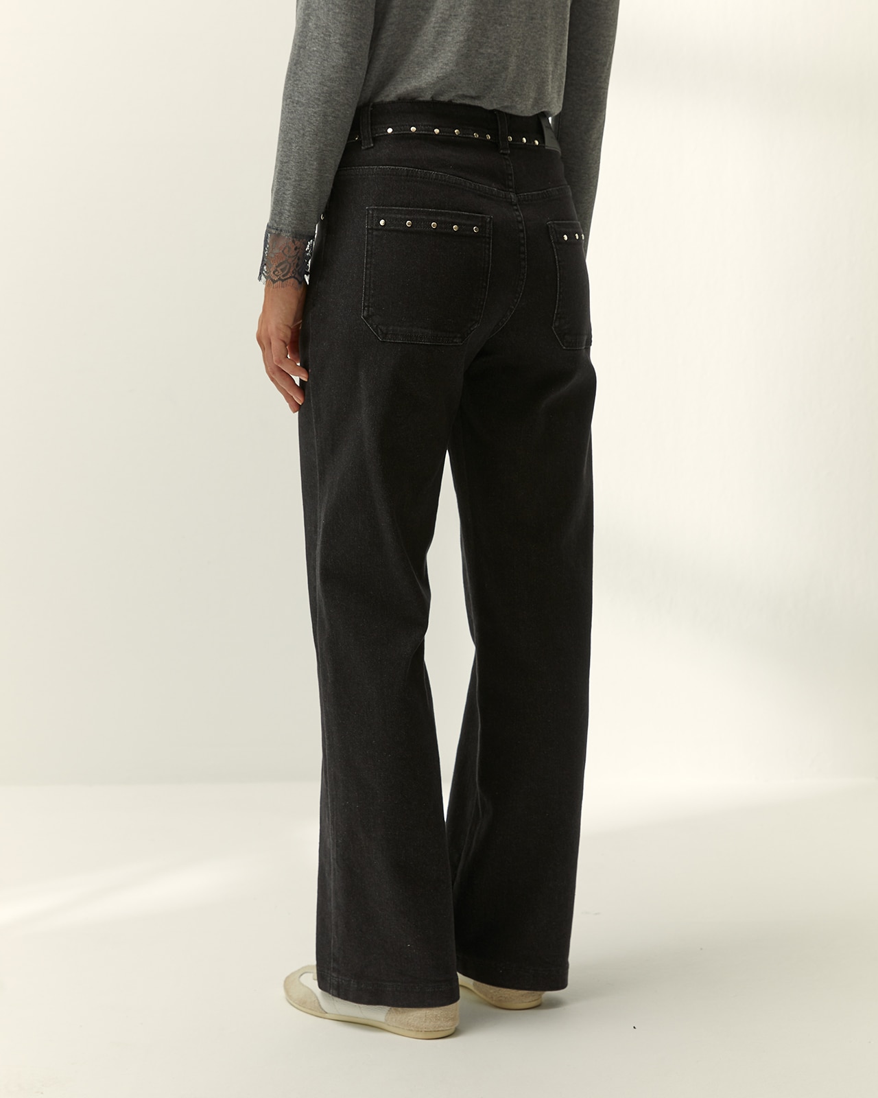 Vaquero ancho de mujer detalle tachas metálicas - Paz Torras - Negro Negro-3