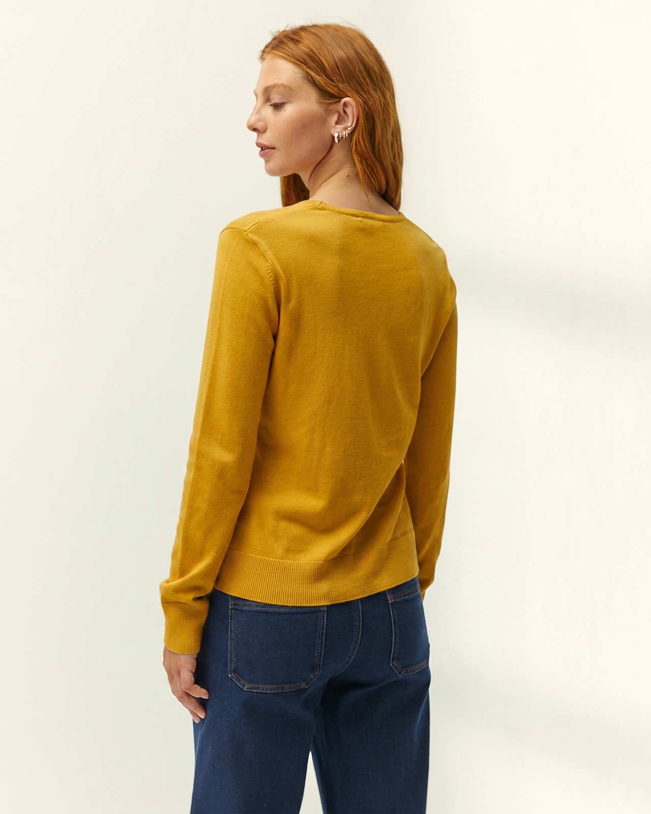 Jersey de mujer punto fino cuello pico - Paz Torras - Mostaza Mostaza-3