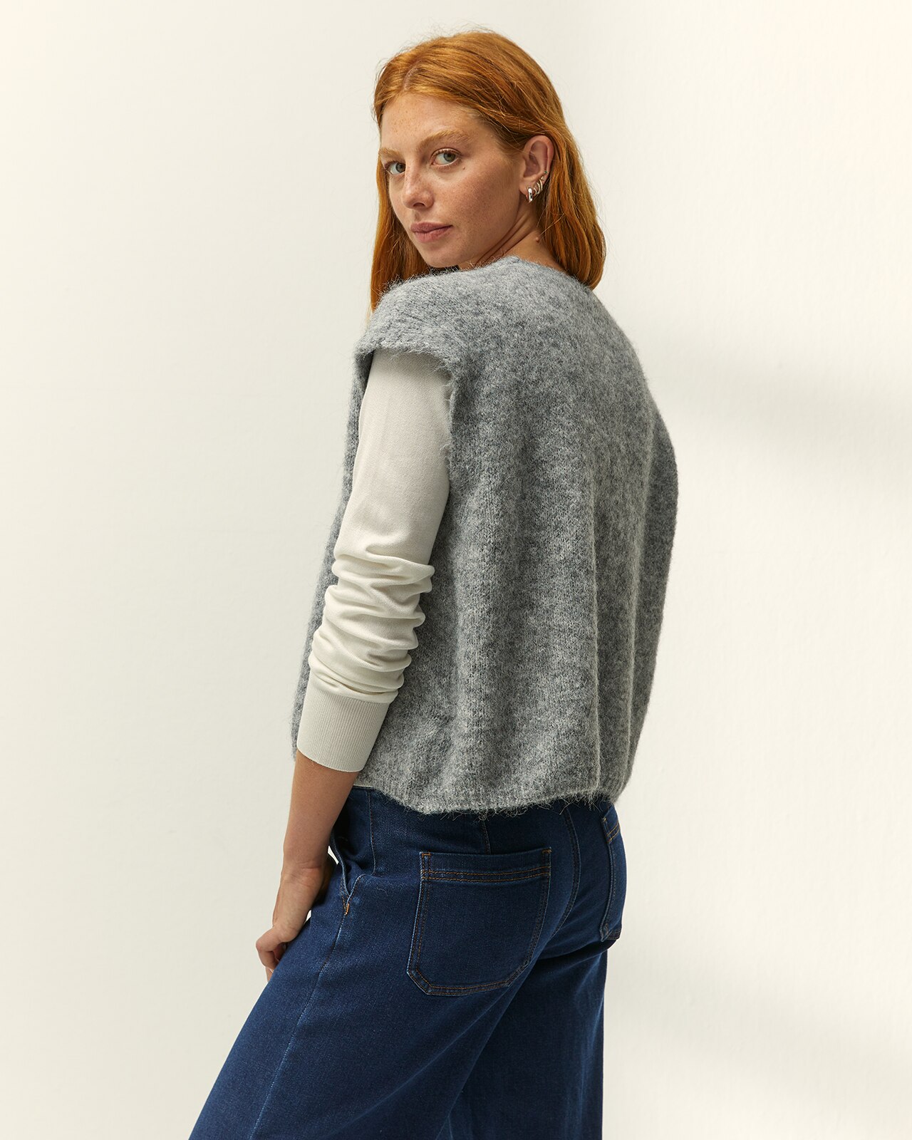 Chaleco de mujer cuello pico - Paz Torras - Gris Gris-3