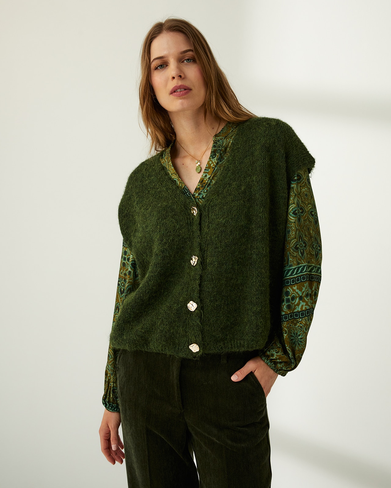 Chaleco de mujer cuello pico - Paz Torras - Verde Verde-2