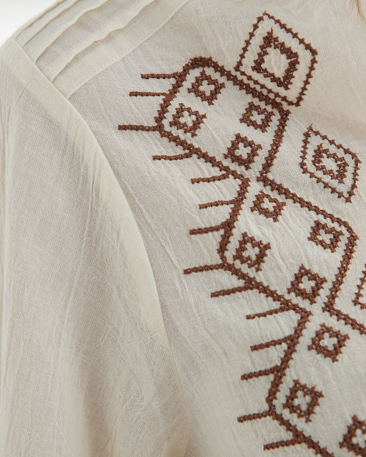 Camisa de mujer bordada cuello redondo - Paz Torras - Crudo Crudo-5