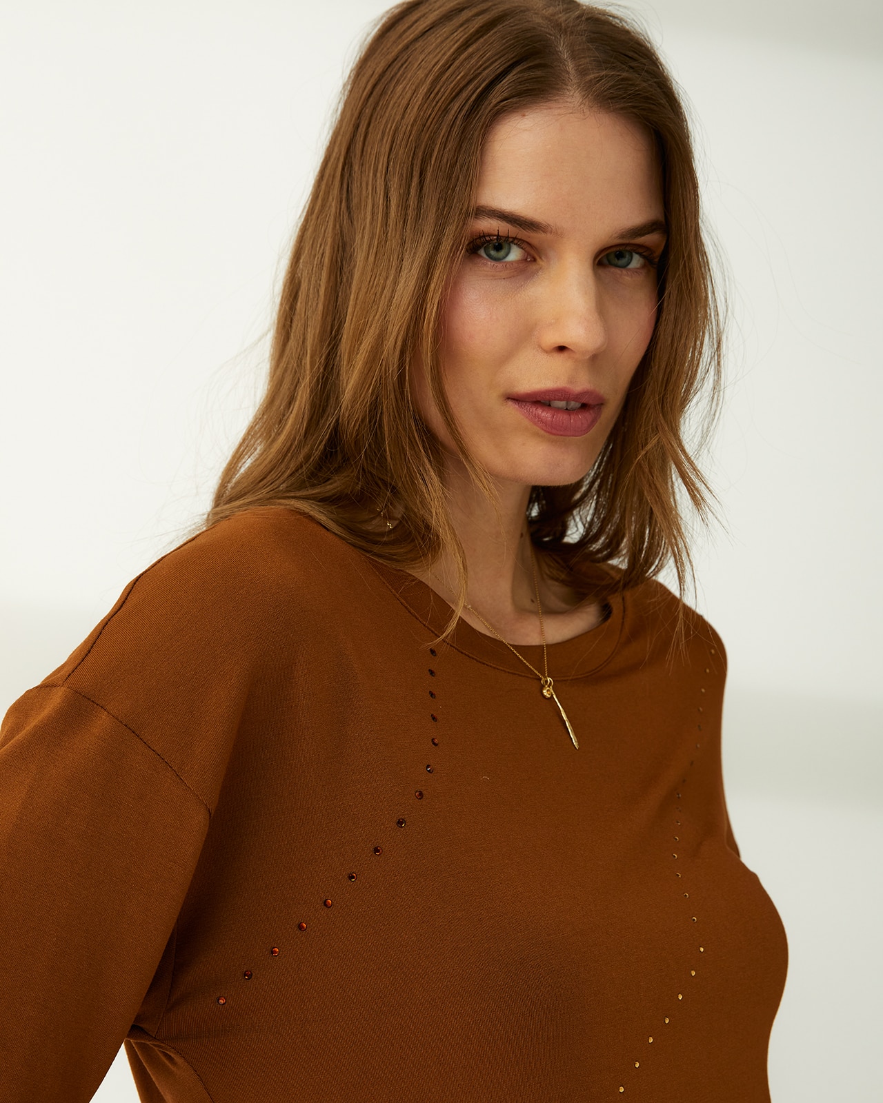 Camiseta de mujer cuello redondo con strass - Paz Torras - Camel Camel-4