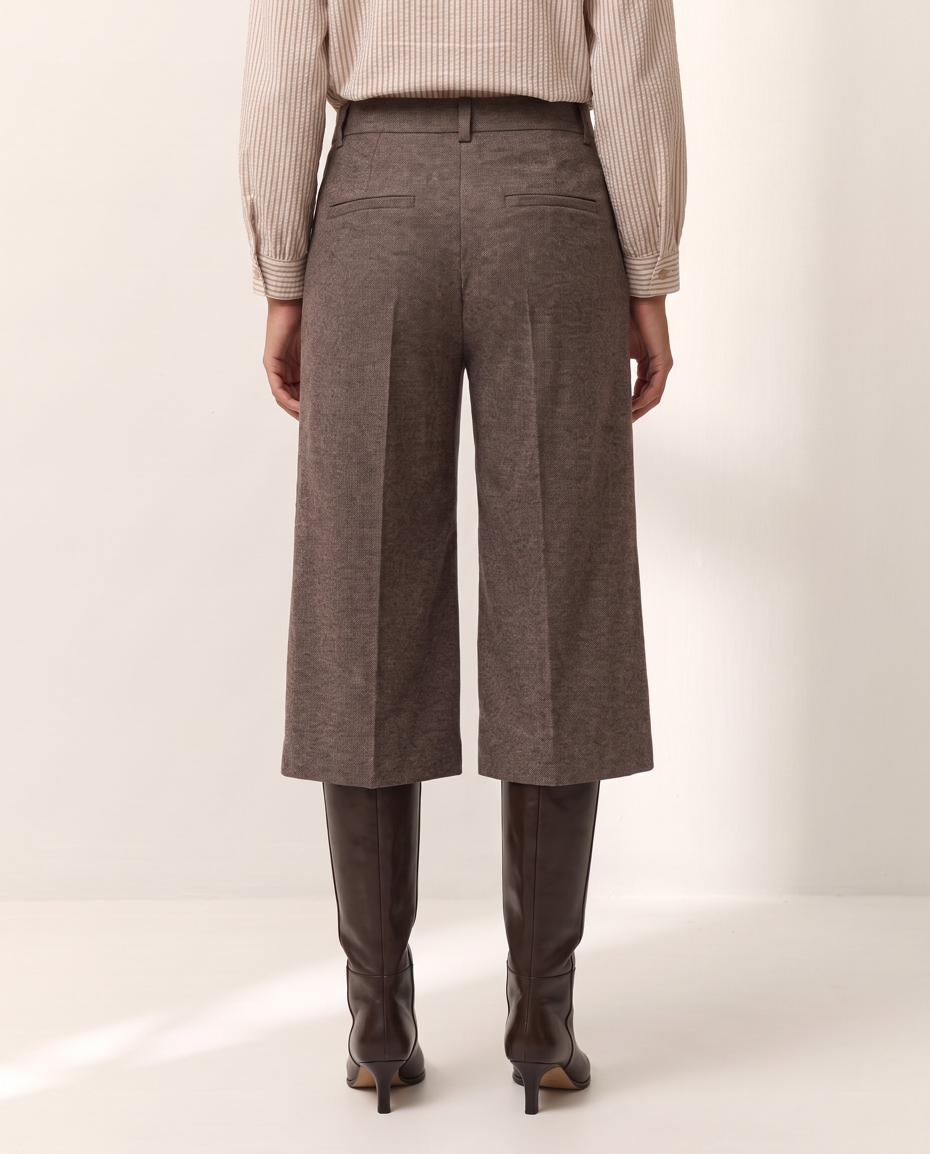 Imagen 2 de Bermuda de mujer con pinzas - Paz Torras - Marrón Marrón
