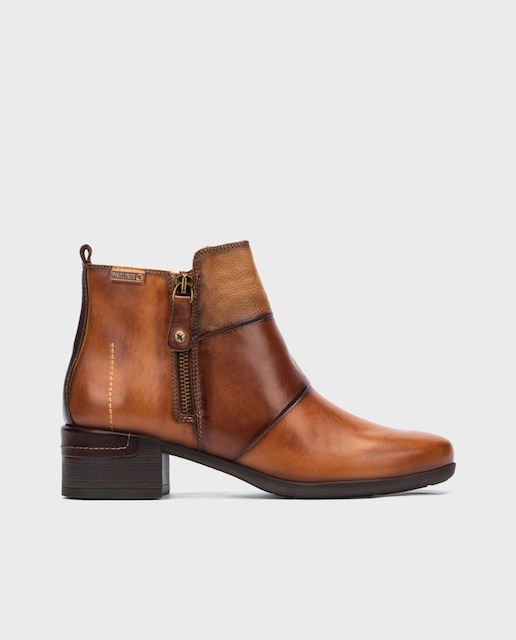 Imagen 0 de Botines de mujer de piel con cremallera