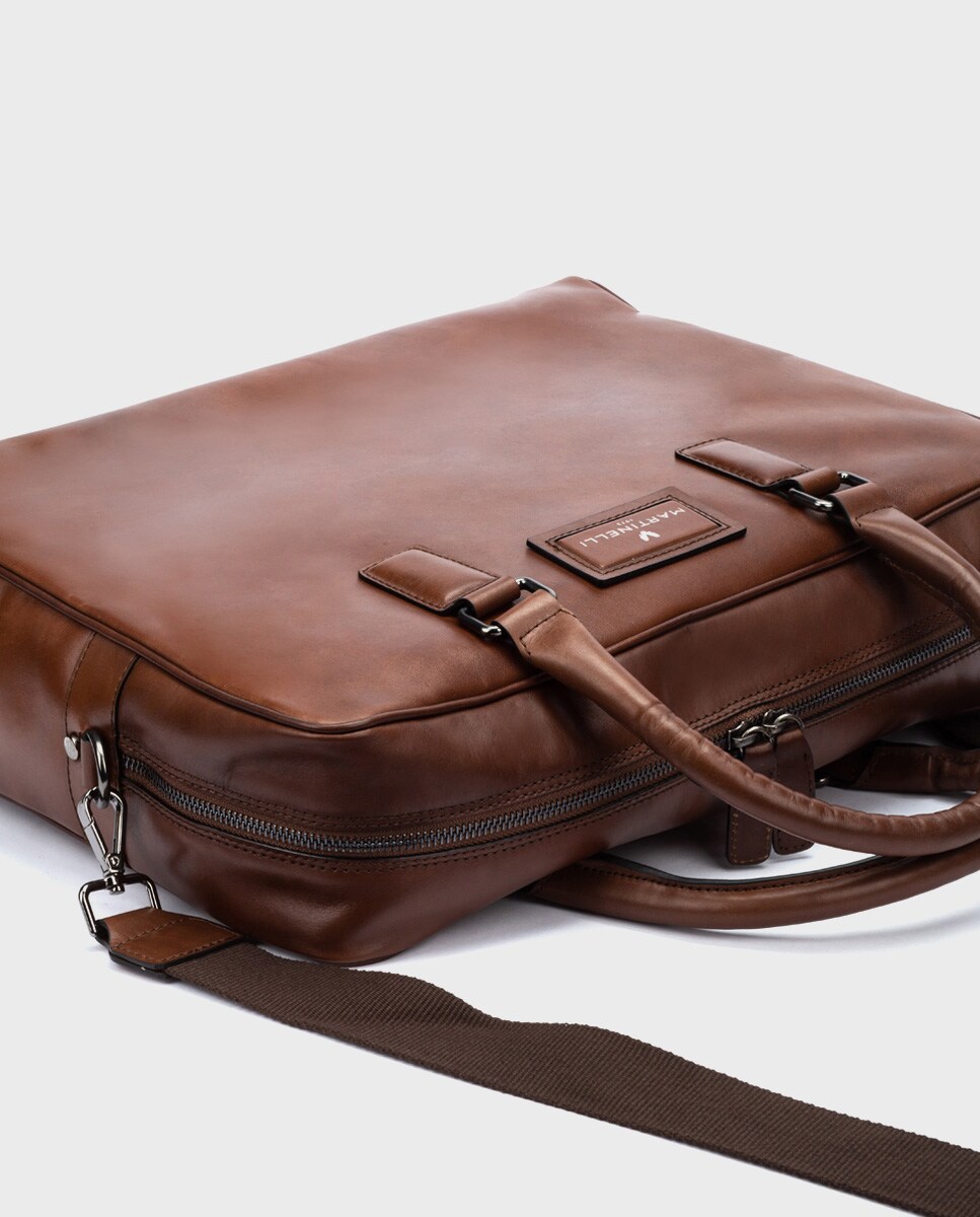 Portadocumentos de hombre de serraje en color marrón · Martinelli