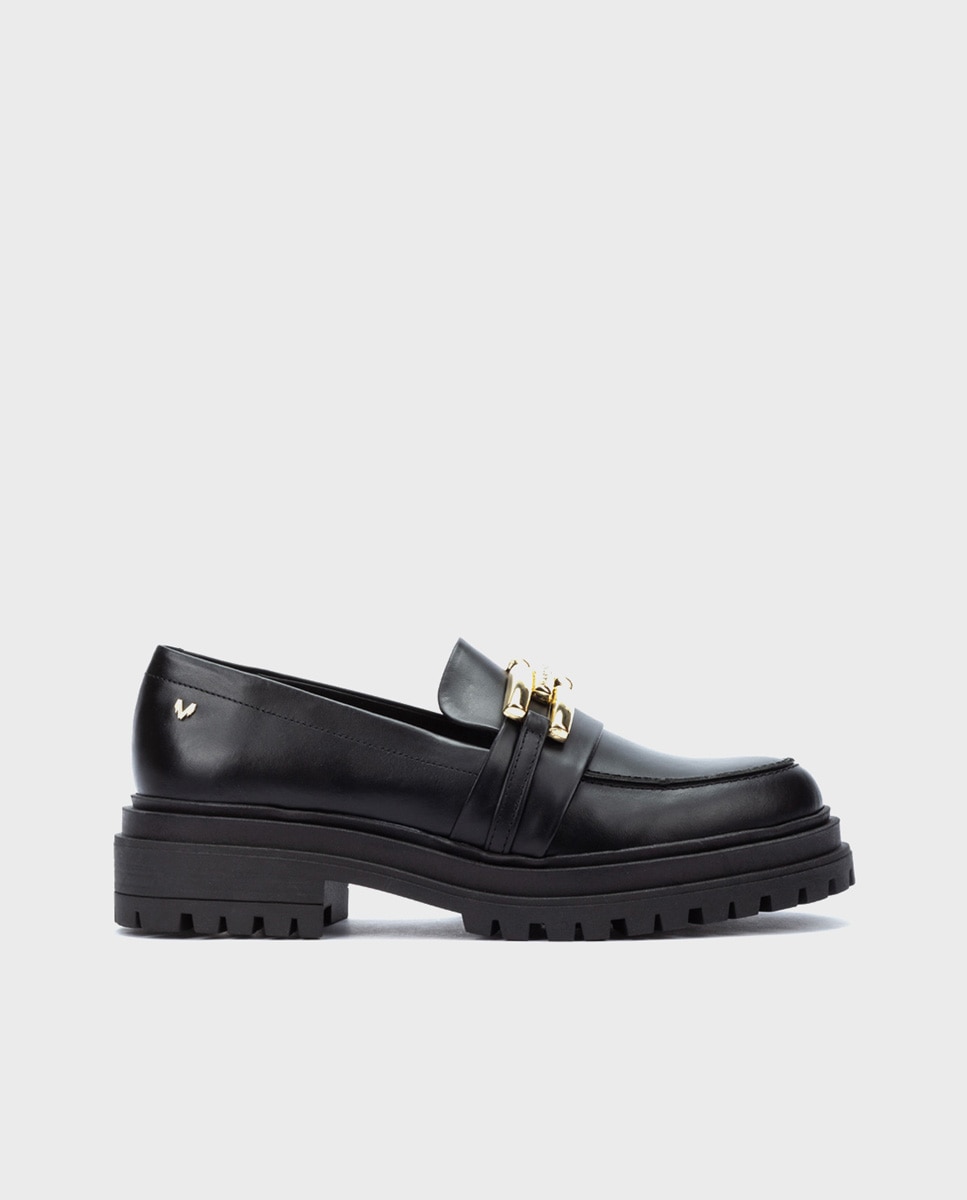 Imagen 0 de Mocasines de mujer de piel adorno de hebilla dorada en color negro Negro