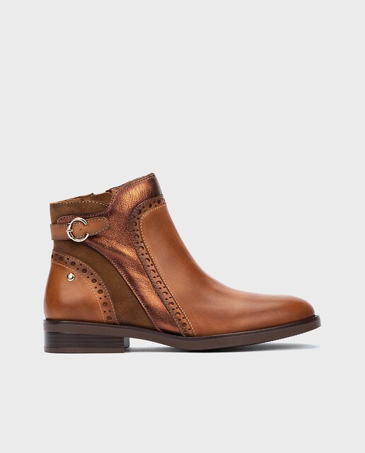 Imagen 0 de Botines de mujer de piel con cremallera